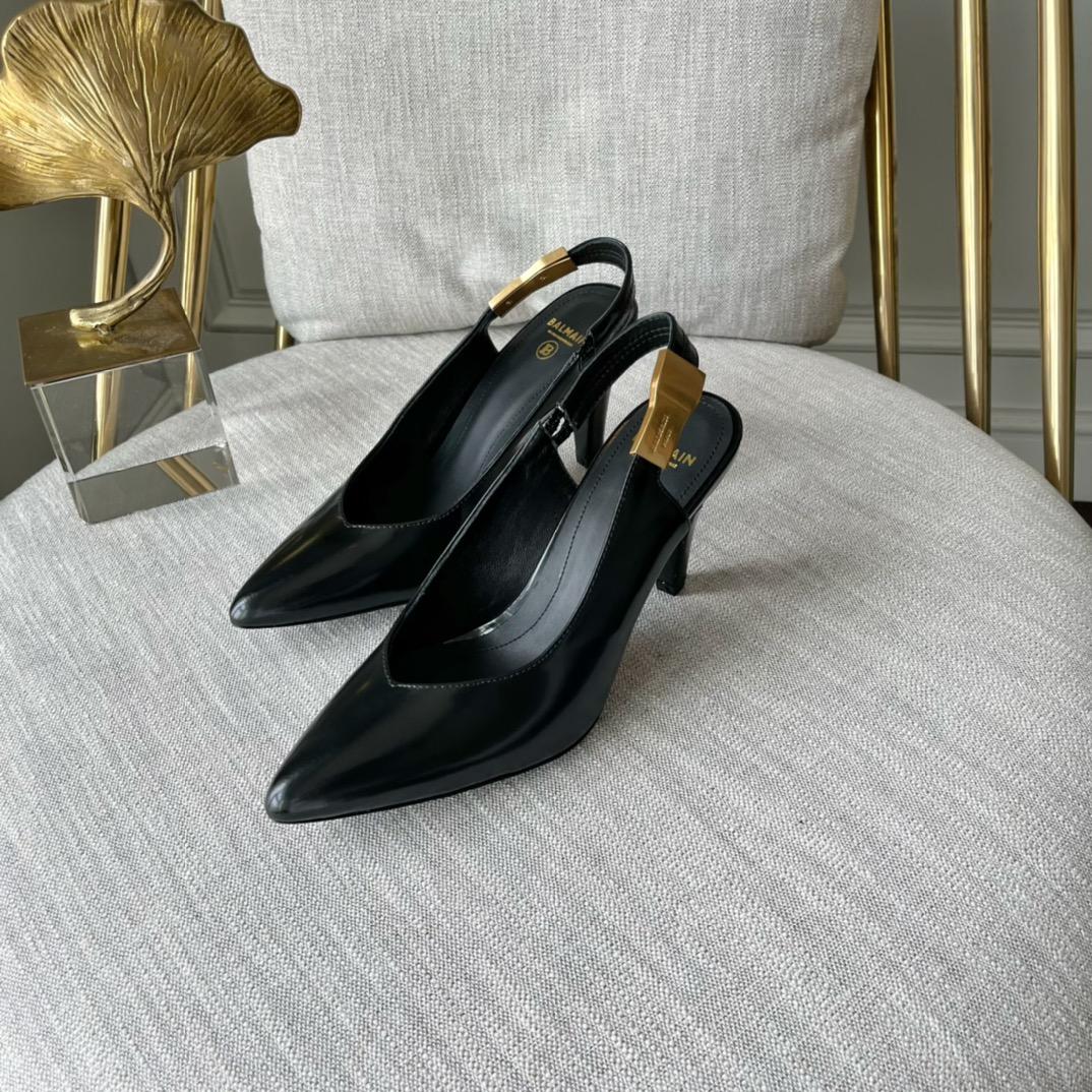 Balmain Tara Leather Pumps - FashionPlug
