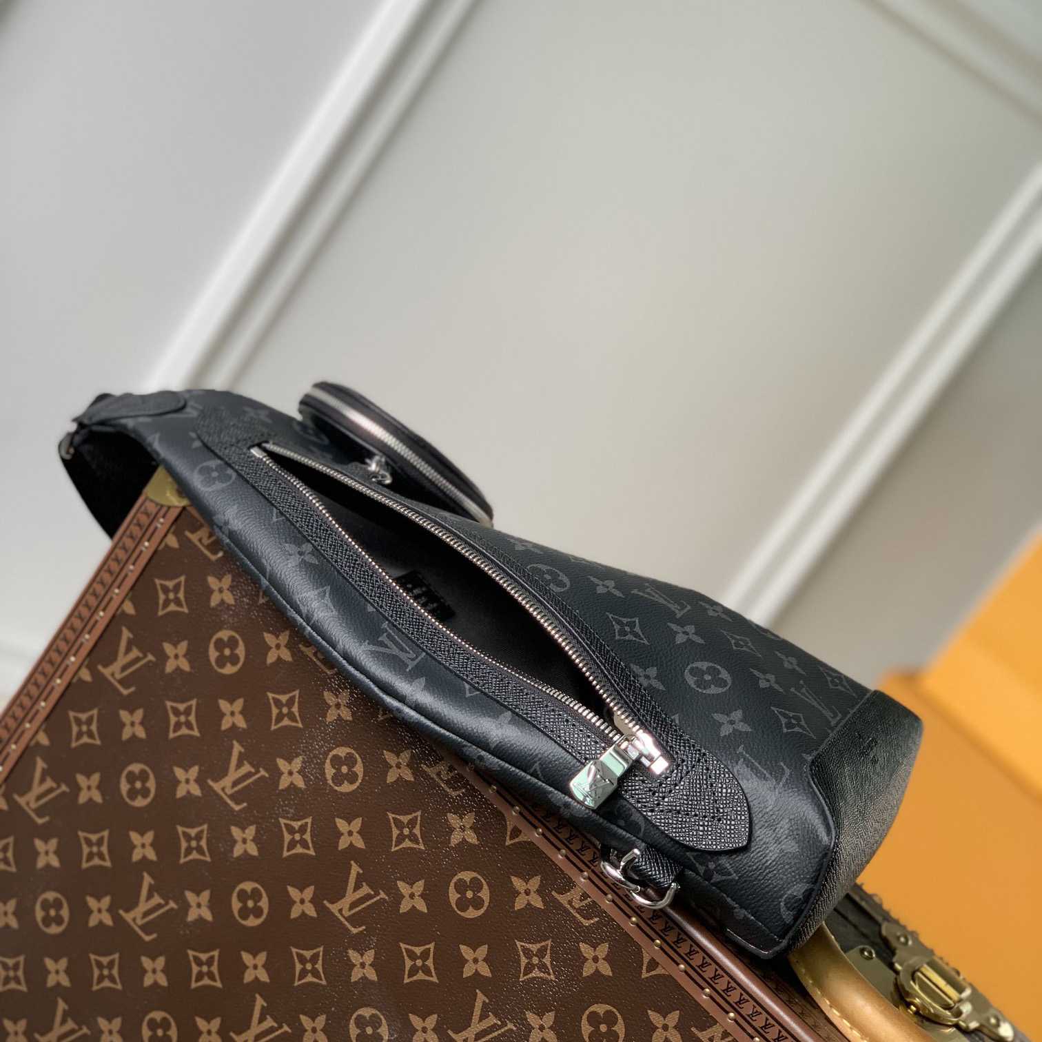 Louis Vuitton Duo Sling Bag(20-42-6cm)       M30936 - FashionPlug
