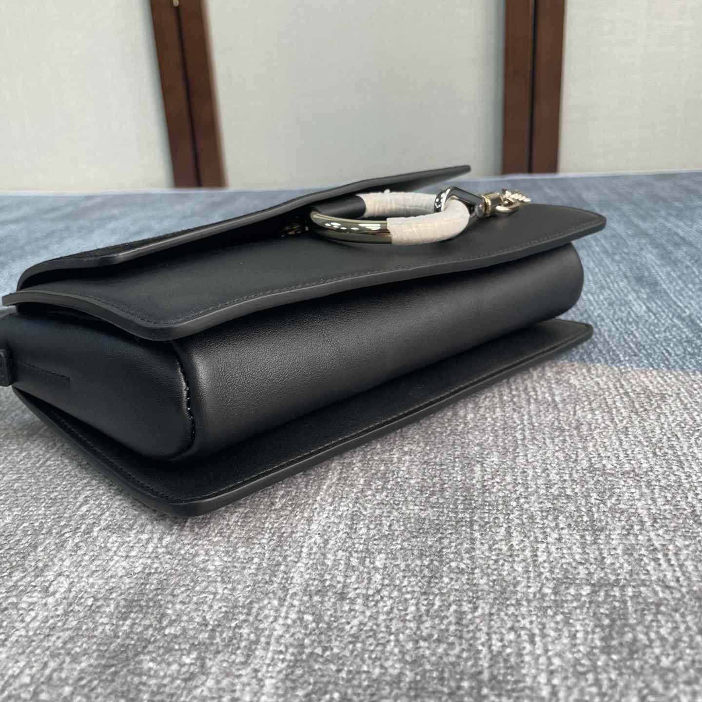 Chloe Faye Wallet On Strap(24-15-7cm) - FashionPlug
