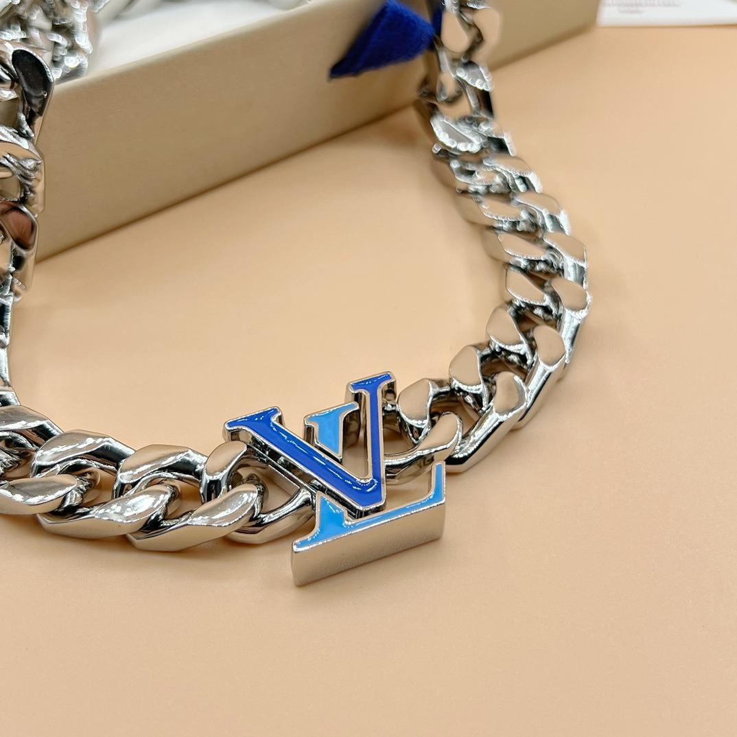 Louis Vuitton LV Chain Necklace    M00907 - FashionPlug
