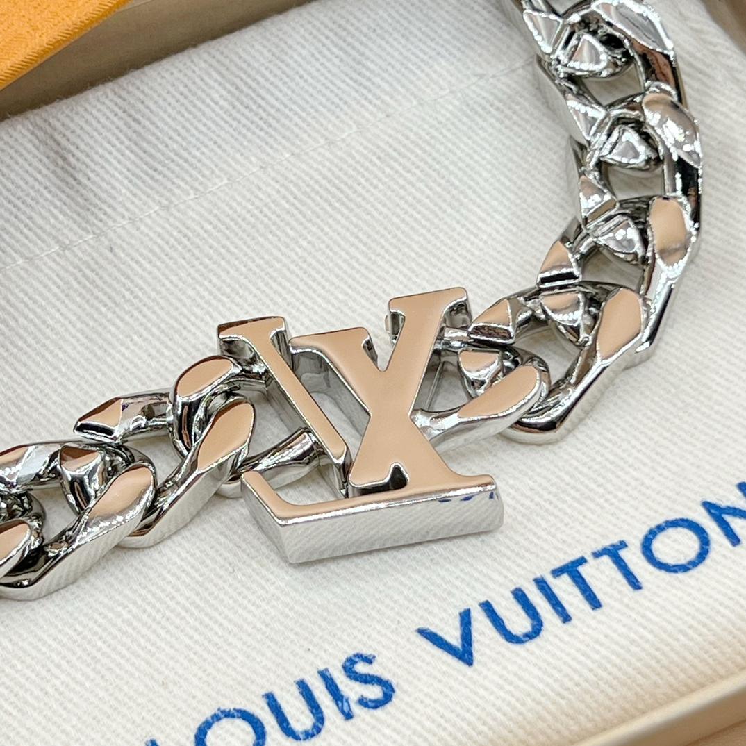Louis Vuitton LV Chain Necklace    M00907 - FashionPlug