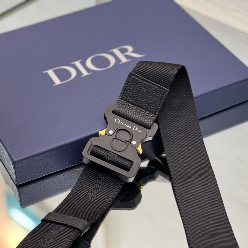 Dior Saddle Bag - FashionPlug