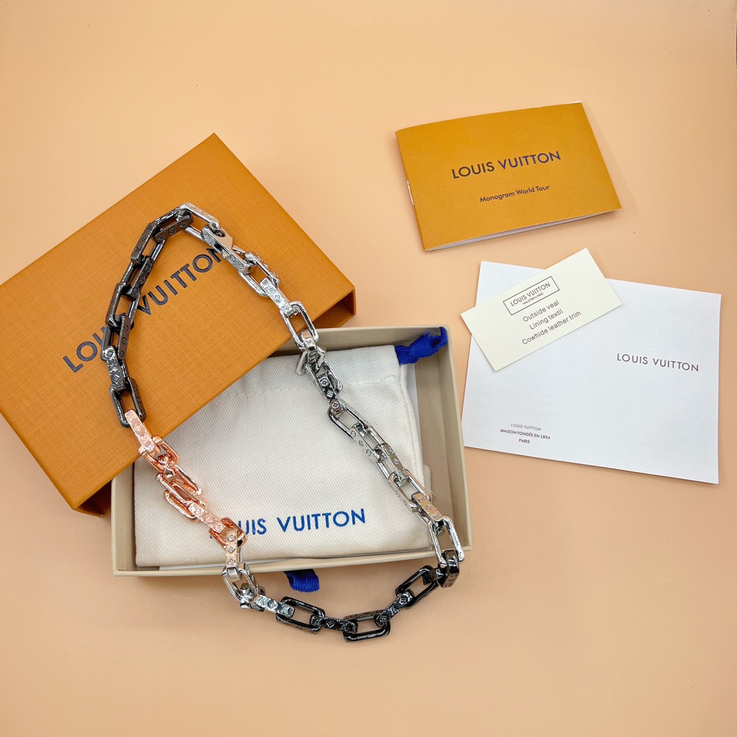 Louis Vuitton Monogram Chain Necklace    M01190 - FashionPlug