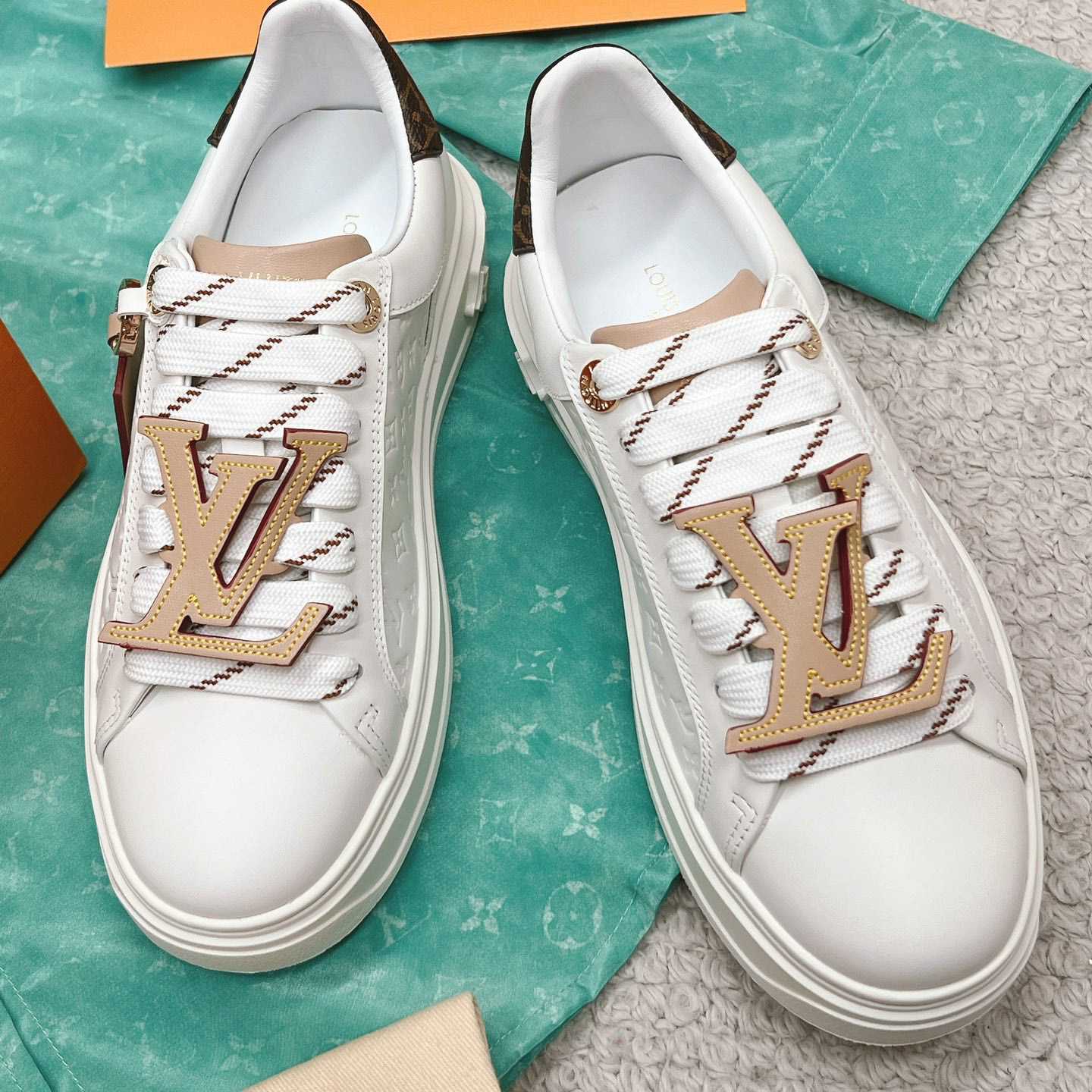Louis Vuitton Time Out Sneaker (upon uk size)  1ABHRY - FashionPlug