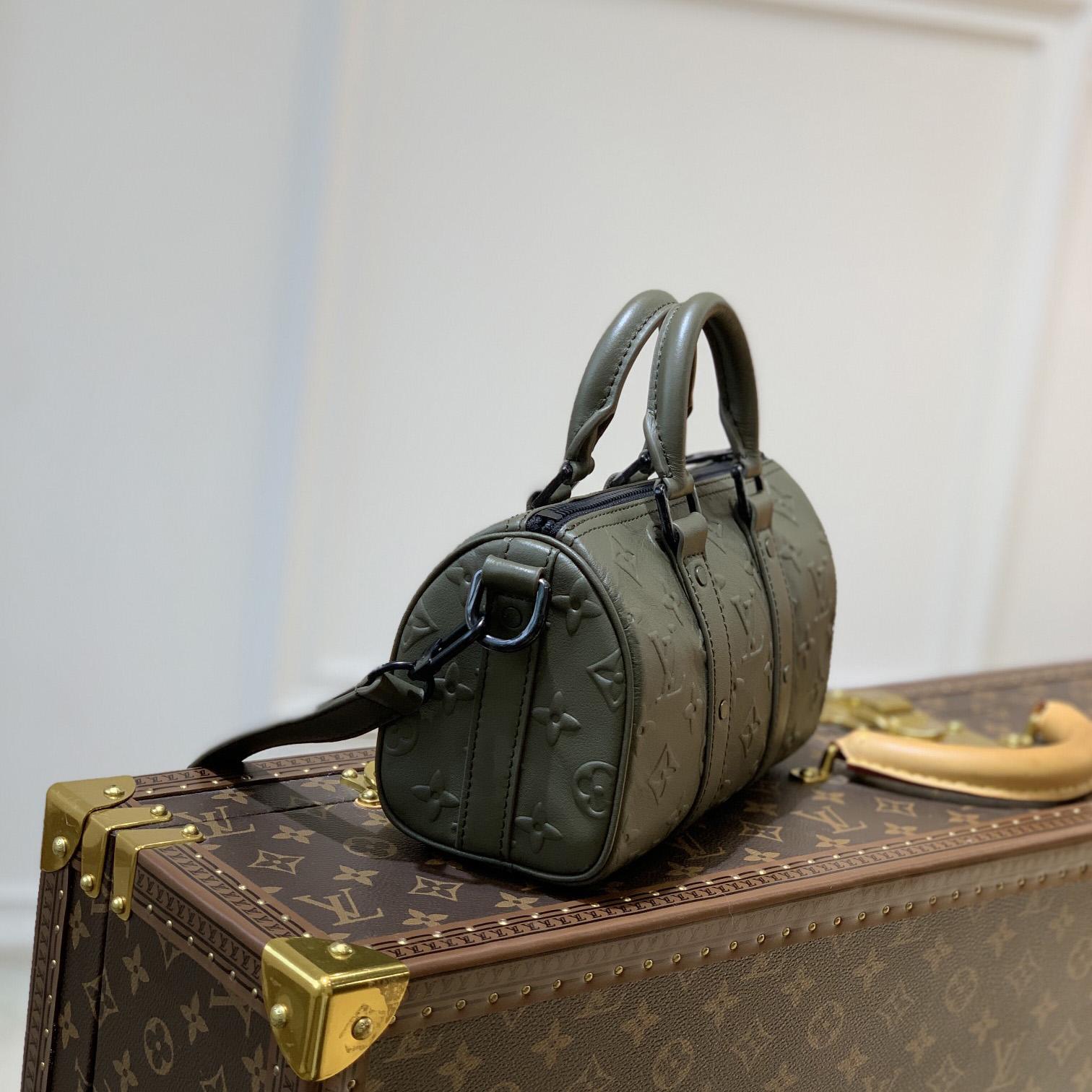 Louis Vuitton XS Other Leather Bag(21 x 12 x 9cm)  M57961 - FashionPlug