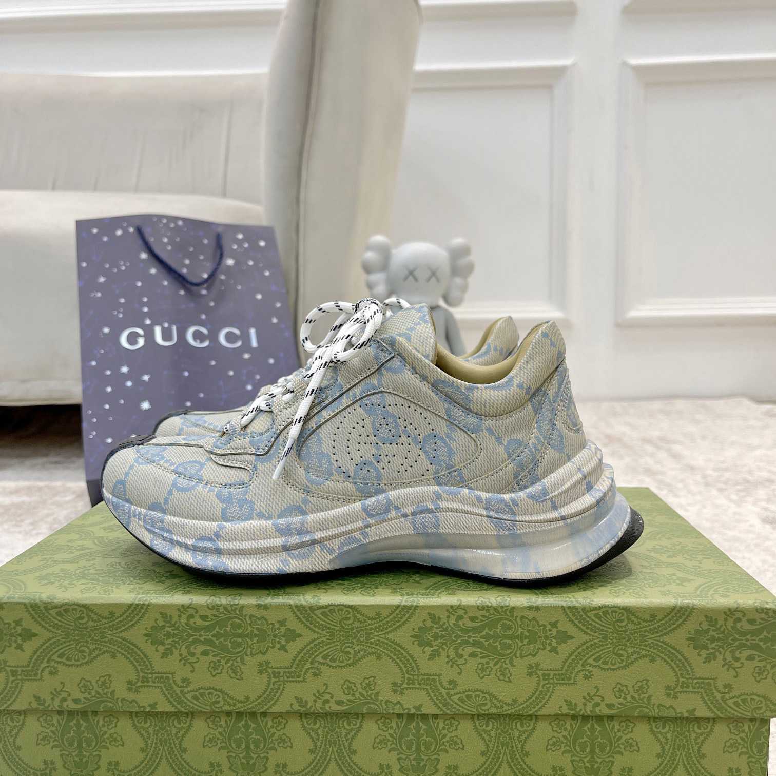 Gucci Run Sneaker - FashionPlug
