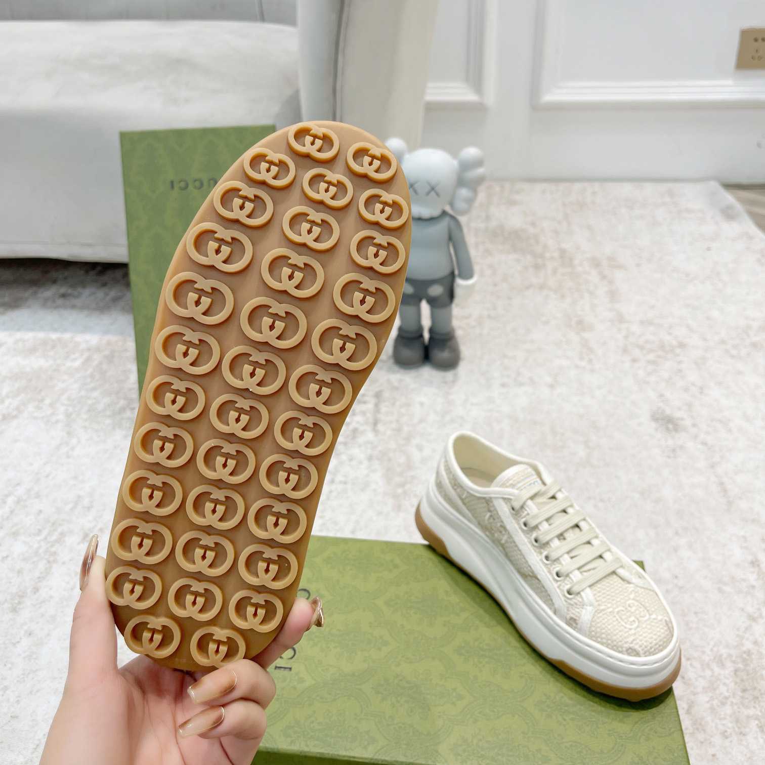 Gucci Women's GG Sneaker - FashionPlug