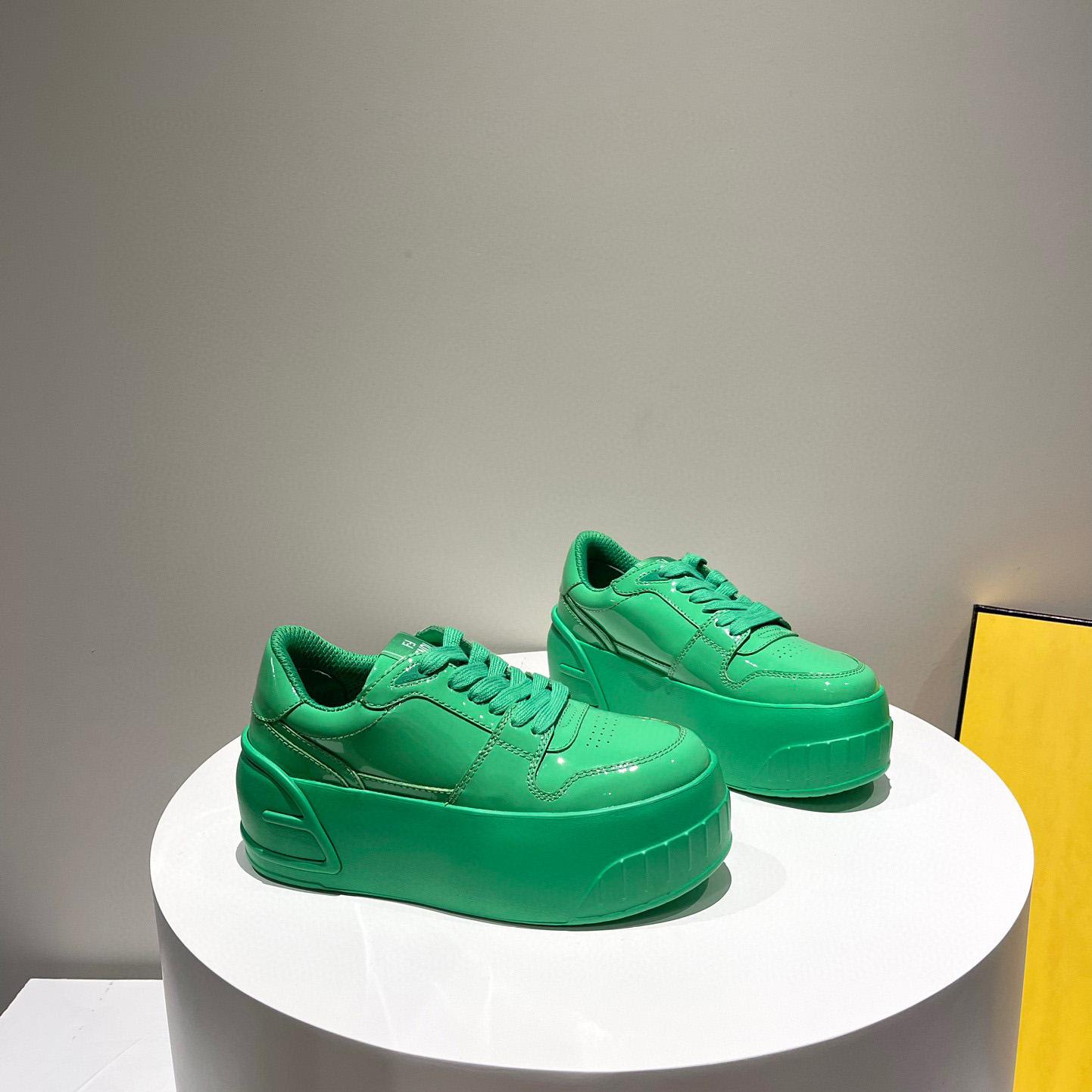 Fendi Fashion Show Green Leather Low-Tops Sneaker  - FashionPlug