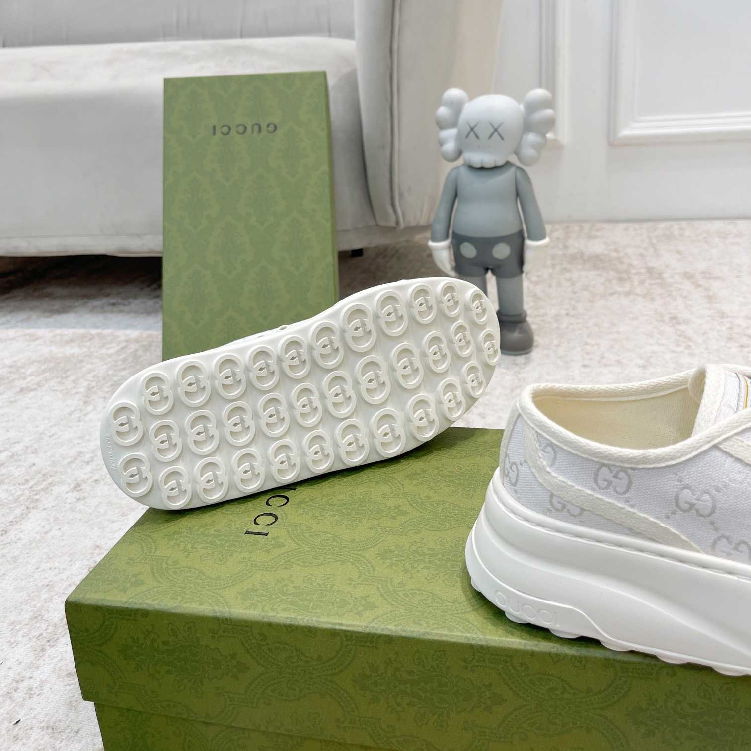 Gucci Women's GG Sneaker - FashionPlug