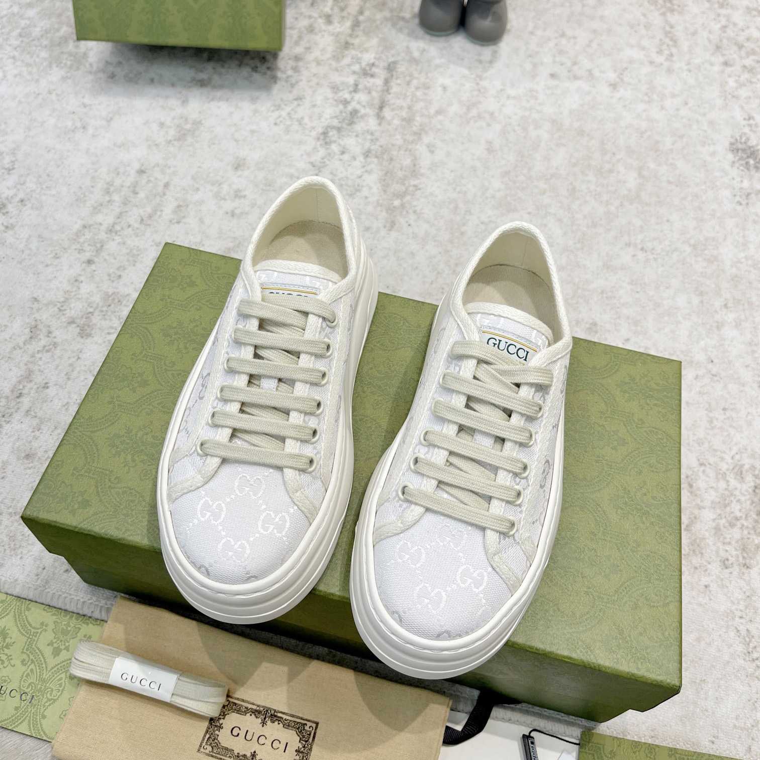 Gucci Women's GG Sneaker - FashionPlug