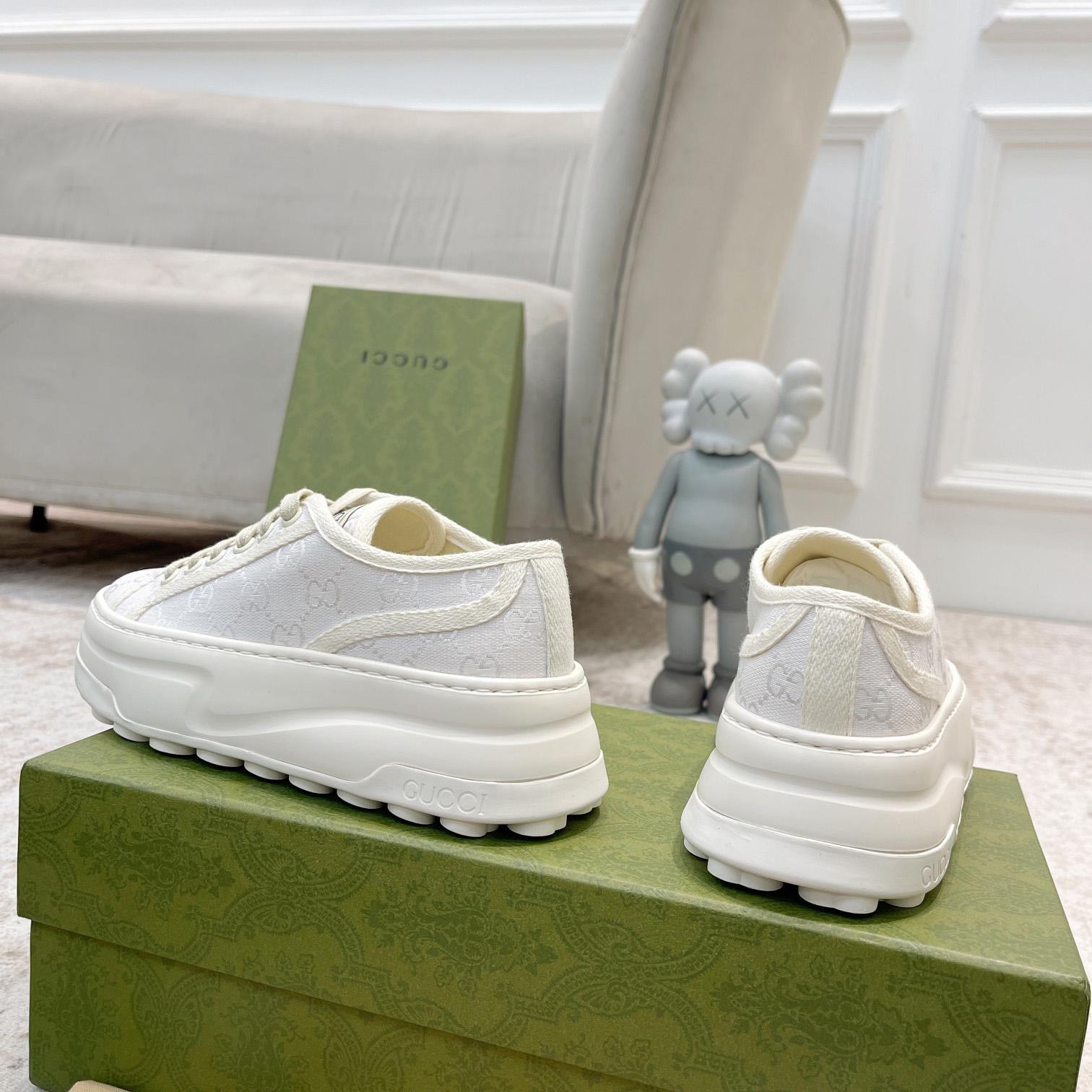 Gucci Women's GG Sneaker - FashionPlug