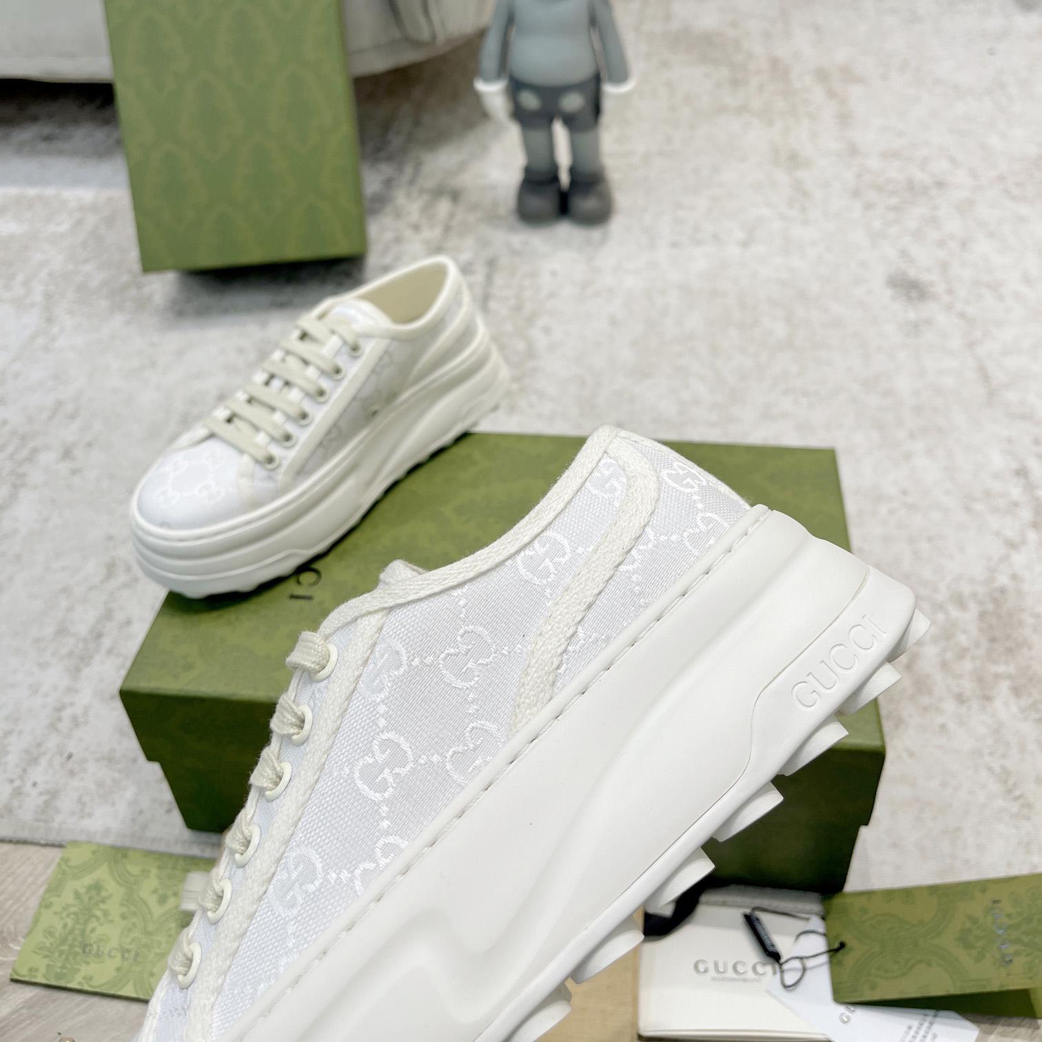 Gucci Women's GG Sneaker - FashionPlug