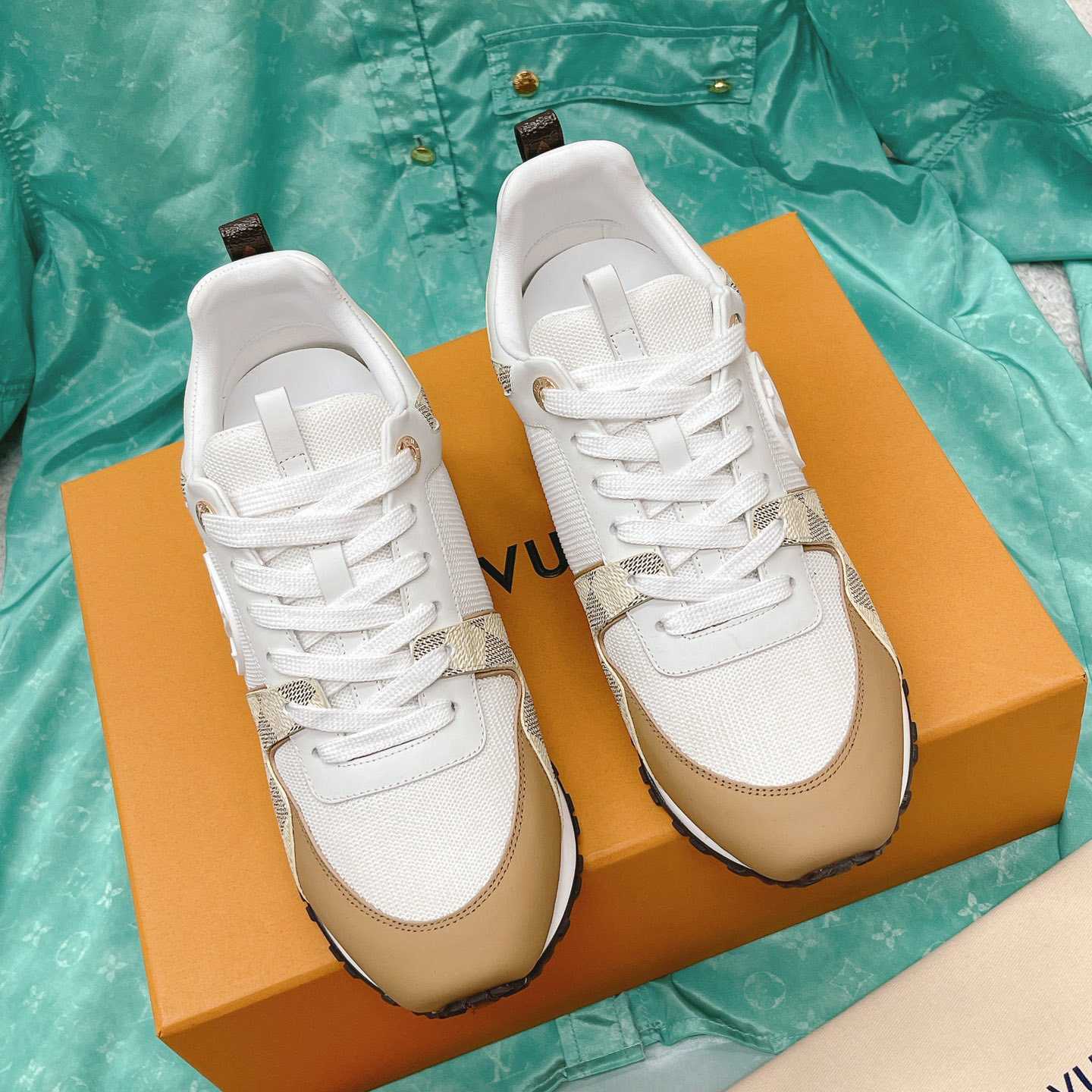 Louis Vuitton Run Away Sneaker   (upon uk size)  1AAWFD - FashionPlug