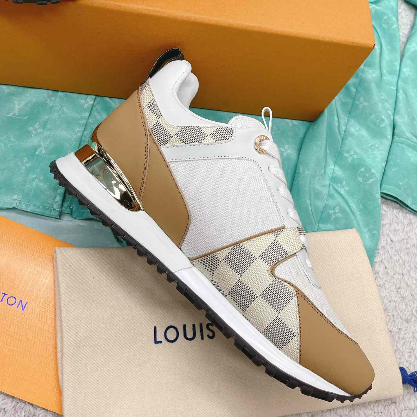 Louis Vuitton Run Away Sneaker   (upon uk size)  1AAWFD - FashionPlug