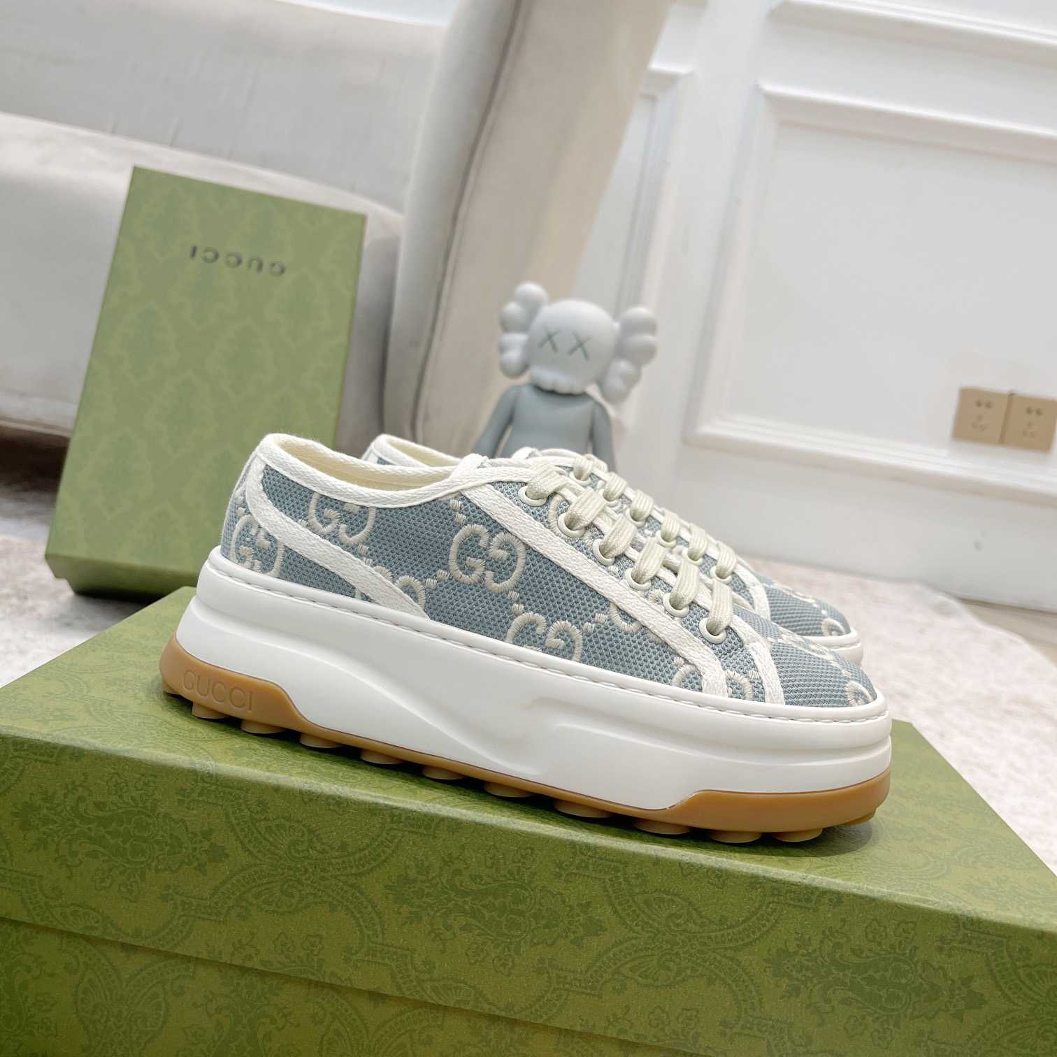 Gucci Women's GG Sneaker - FashionPlug