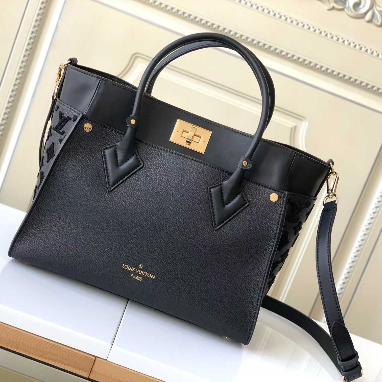 Louis Vuitton On My Side MM   M53826 - FashionPlug