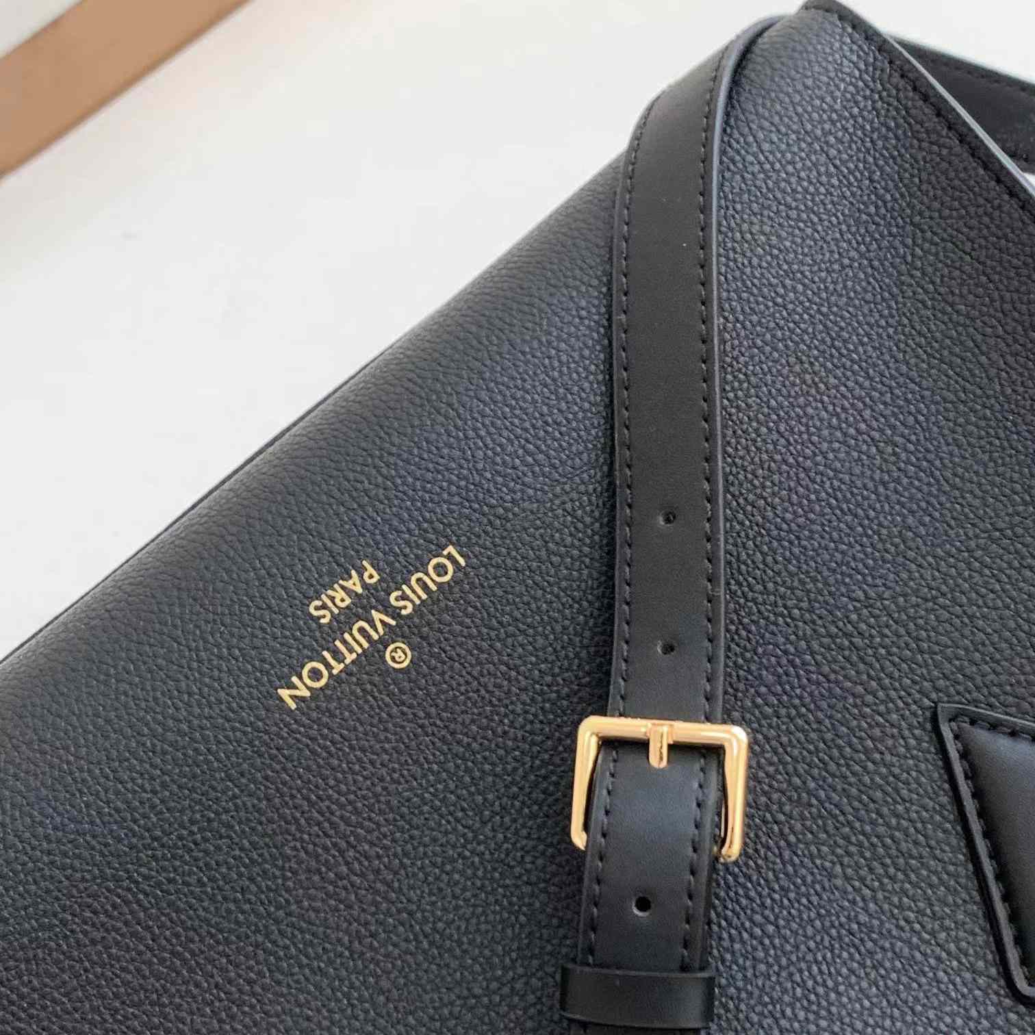 Louis Vuitton On My Side MM   M53826 - FashionPlug