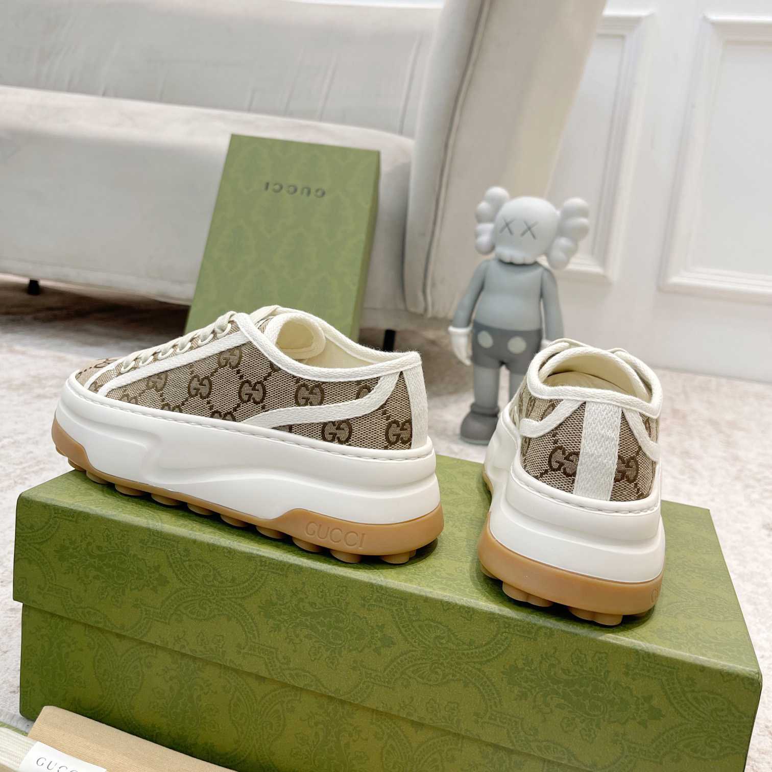 Gucci Women's GG Sneaker - FashionPlug