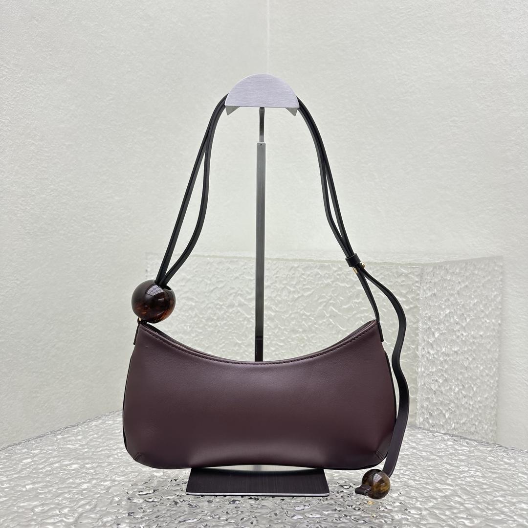 Jacquemus Le Bisou Perle Beaded Shoulder Bag - FashionPlug