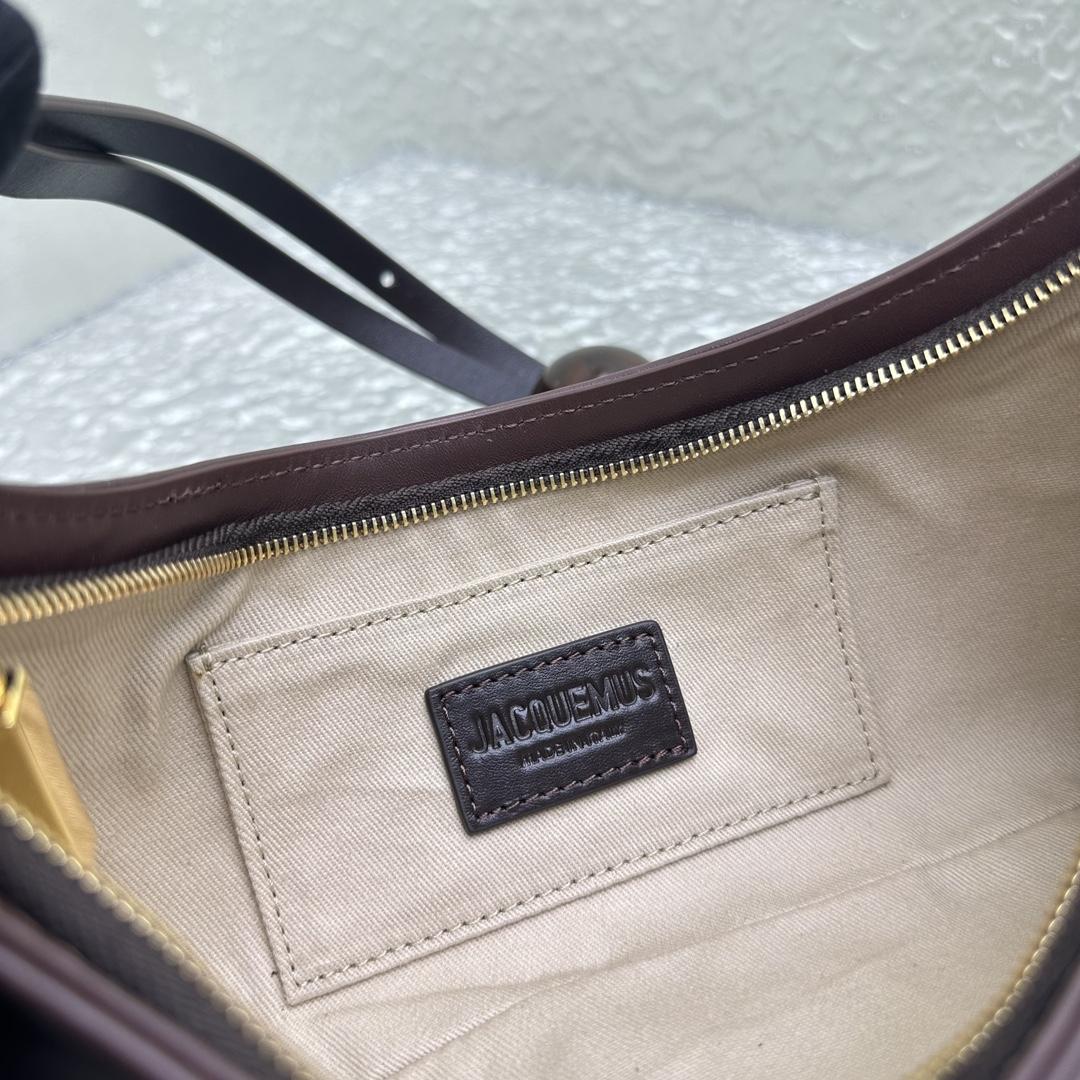 Jacquemus Le Bisou Perle Beaded Shoulder Bag - FashionPlug