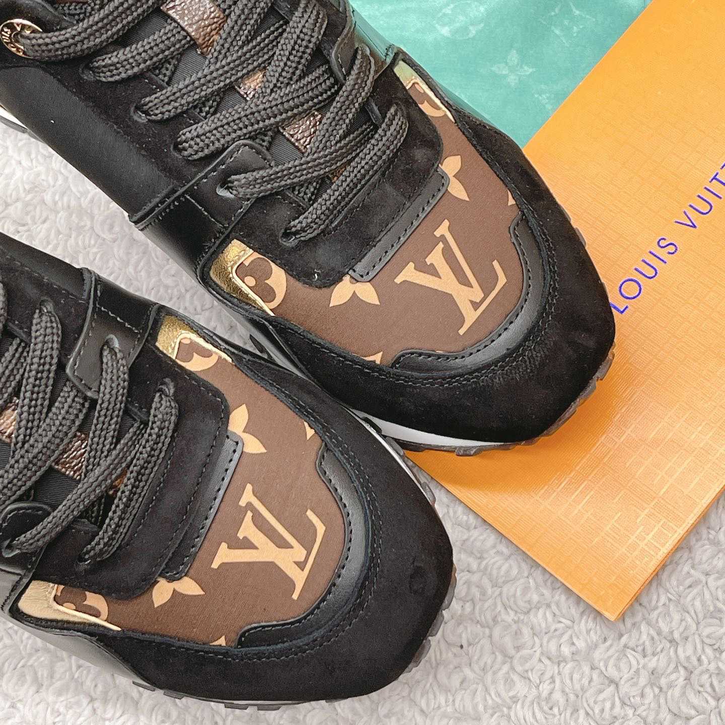 Louis Vuitton Run Away Sneaker   (upon uk size)  1AAP3D - FashionPlug