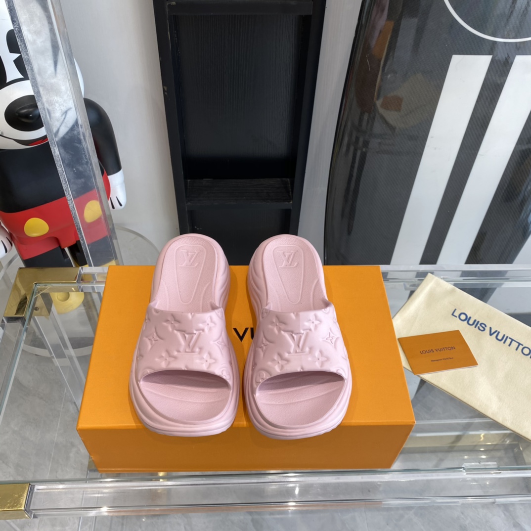 Louis Vuitton Pool 55 Flat Comfort Mule - FashionPlug
