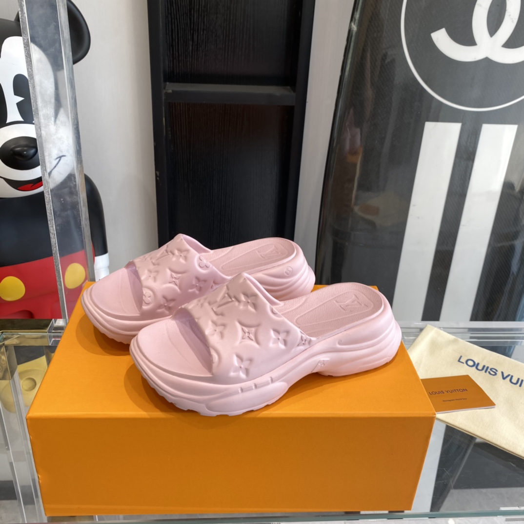 Louis Vuitton Pool 55 Flat Comfort Mule - FashionPlug