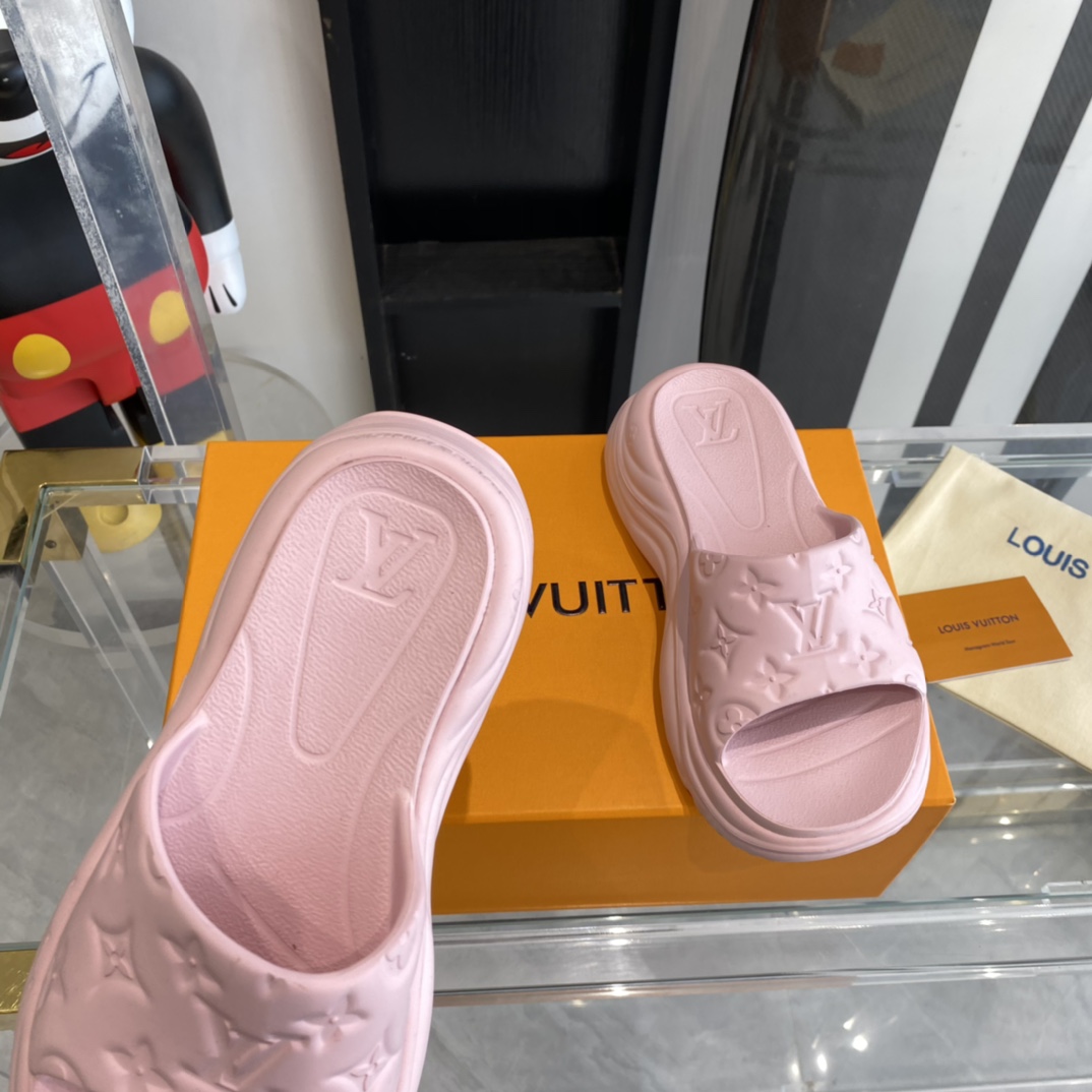 Louis Vuitton Pool 55 Flat Comfort Mule - FashionPlug
