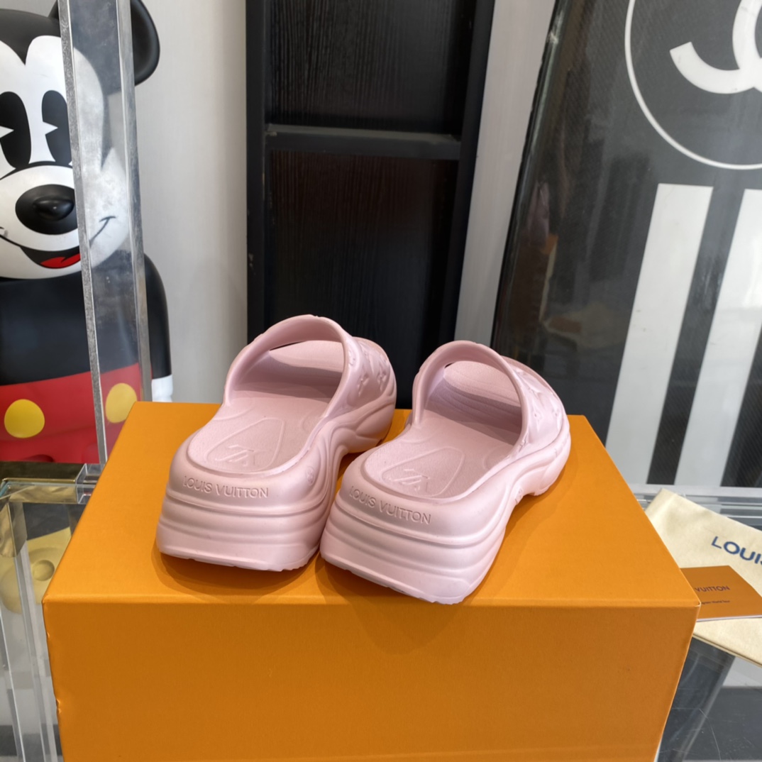 Louis Vuitton Pool 55 Flat Comfort Mule - FashionPlug