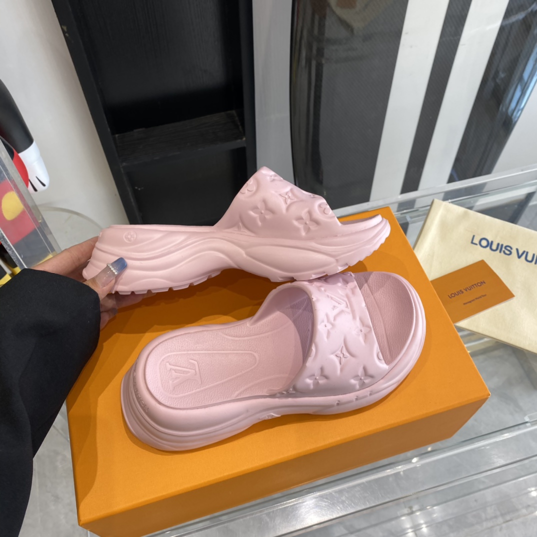 Louis Vuitton Pool 55 Flat Comfort Mule - FashionPlug