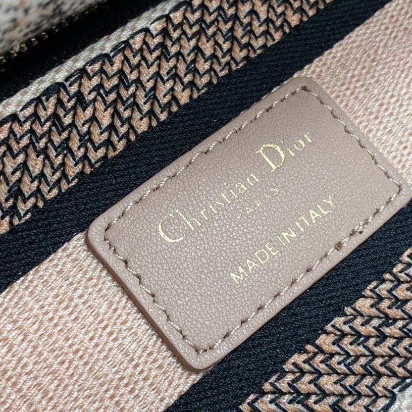 Dior Medium Lady D-lite Bag - FashionPlug