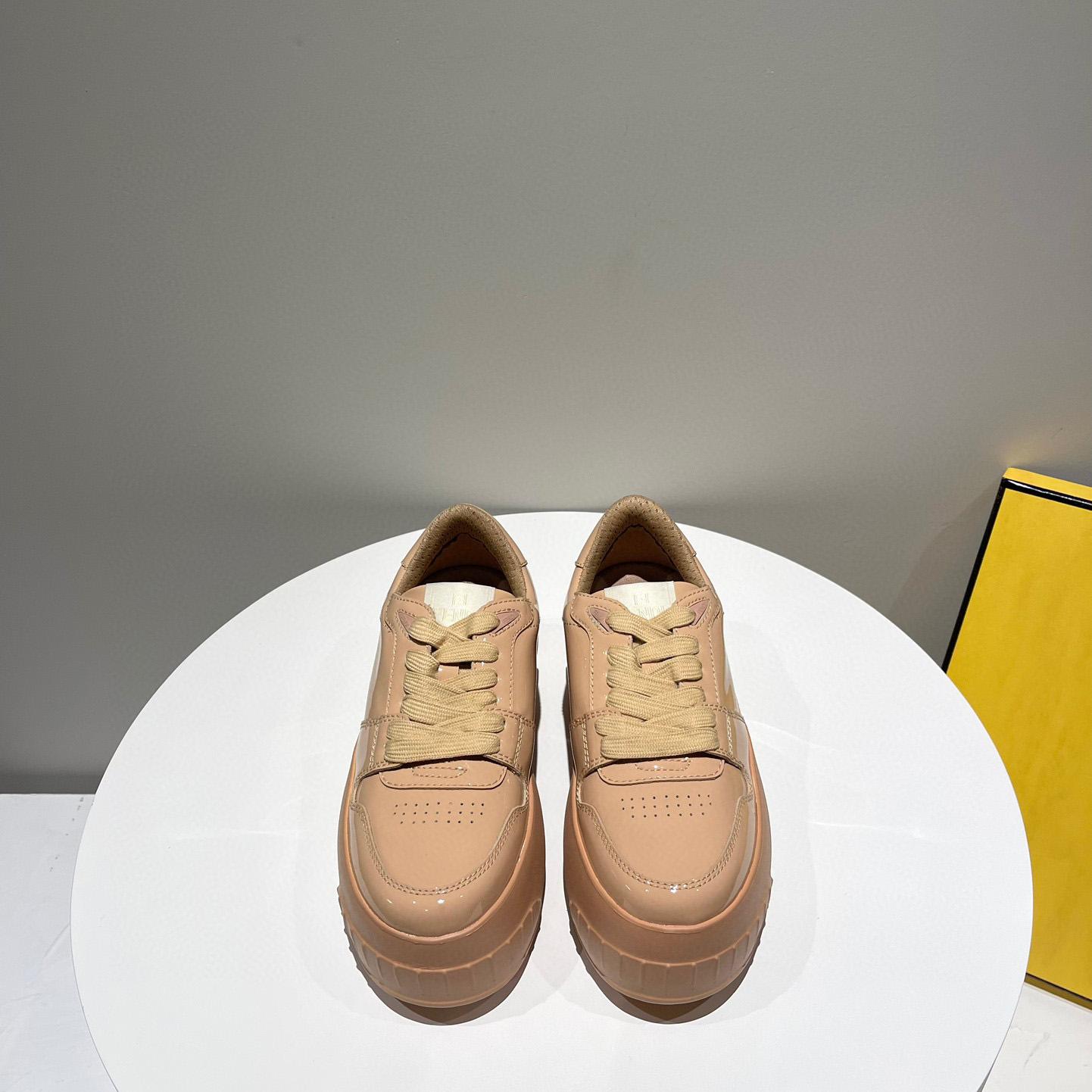 Fendi Fashion Show Beige Leather Low-Tops Sneaker  - FashionPlug