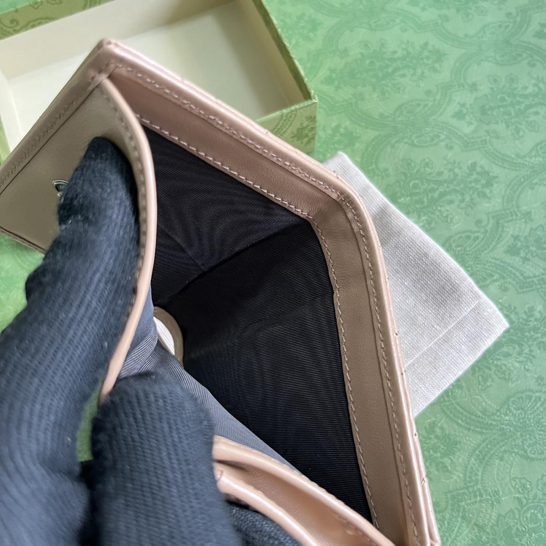 Gucci GG Marmont Matelassé Card Case Wallet - FashionPlug