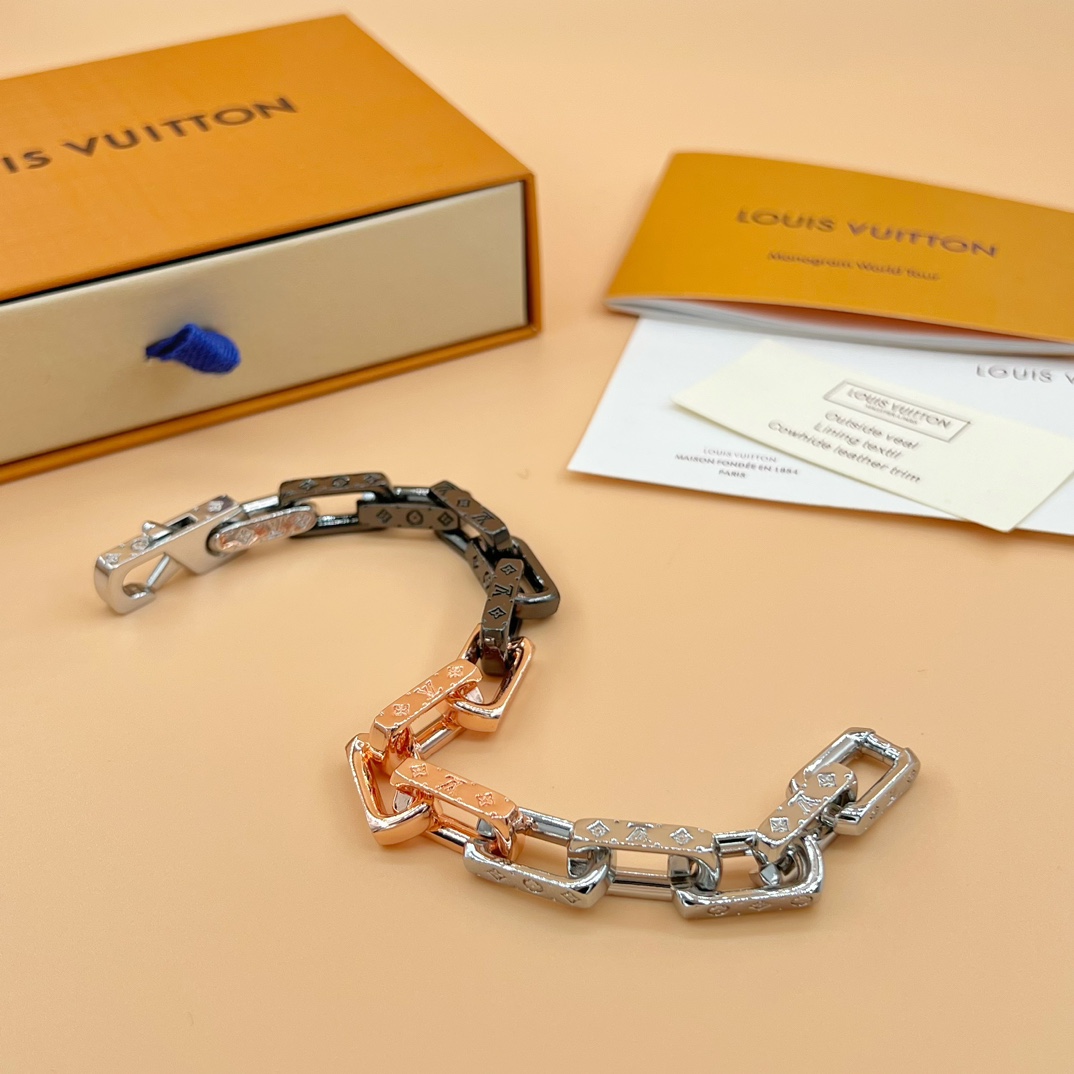 Louis Vuitton Monogram Chain Bracelet    M0998L - FashionPlug