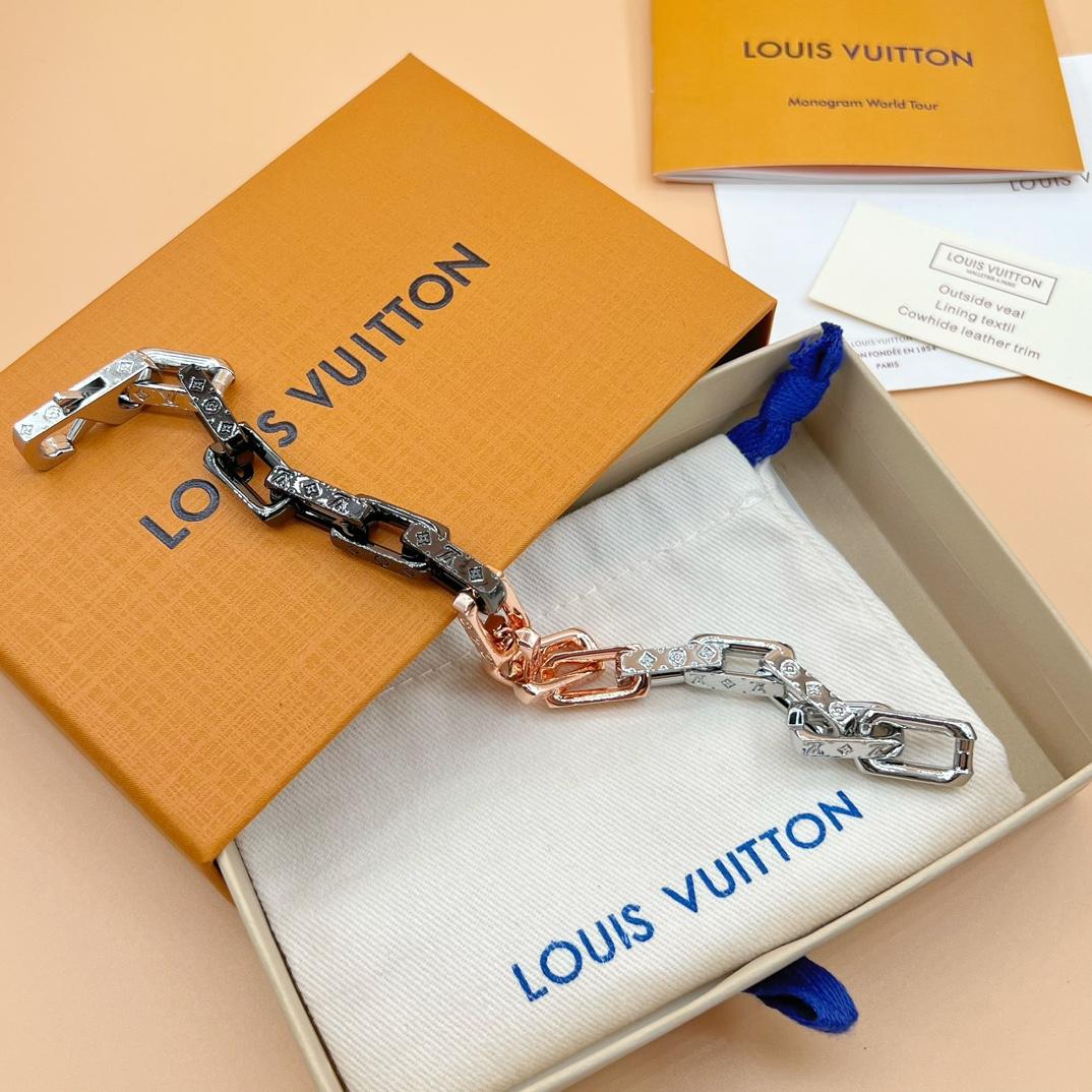 Louis Vuitton Monogram Chain Bracelet    M0998L - FashionPlug