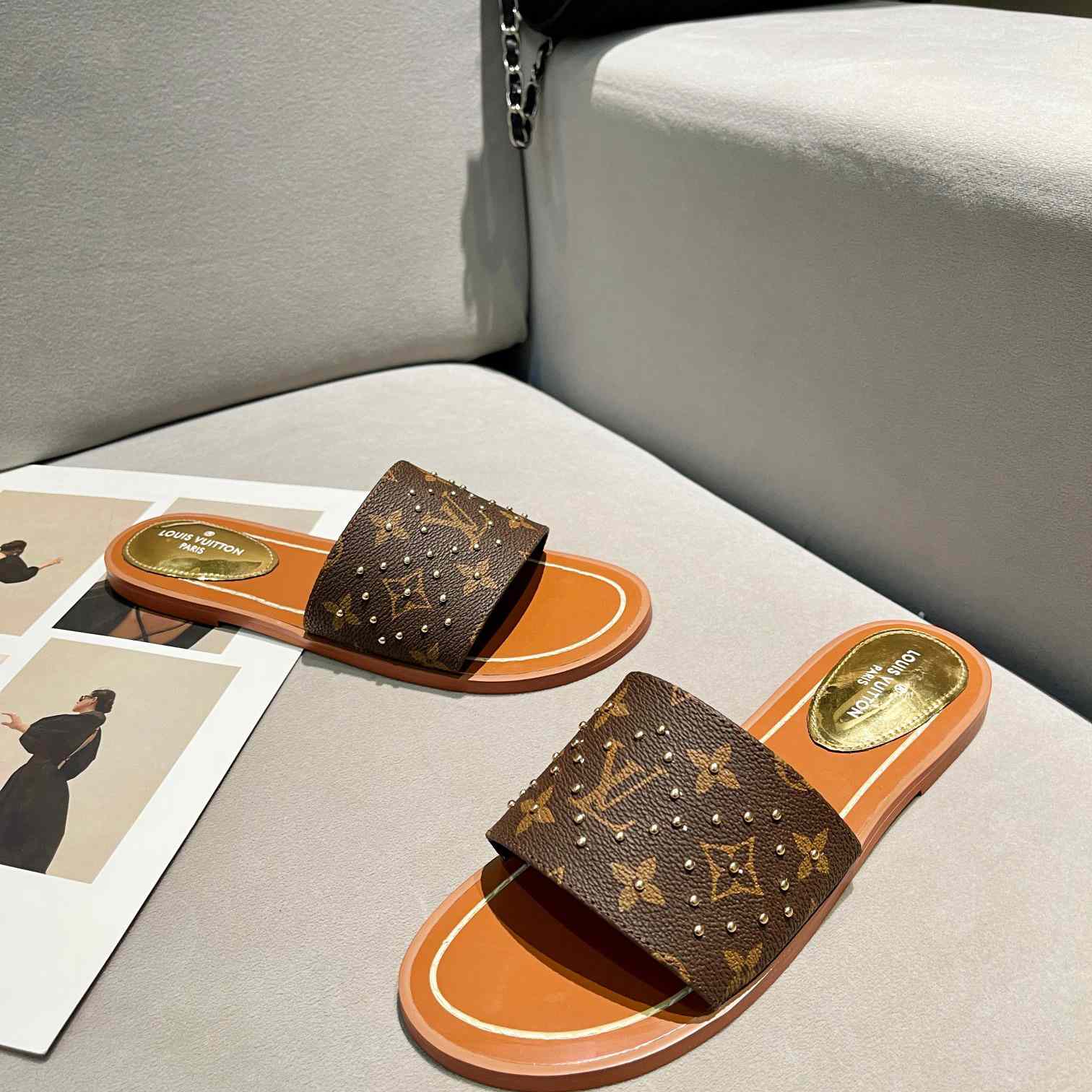Louis Vuitton Lock It Flat Mule       1AAZYR - FashionPlug