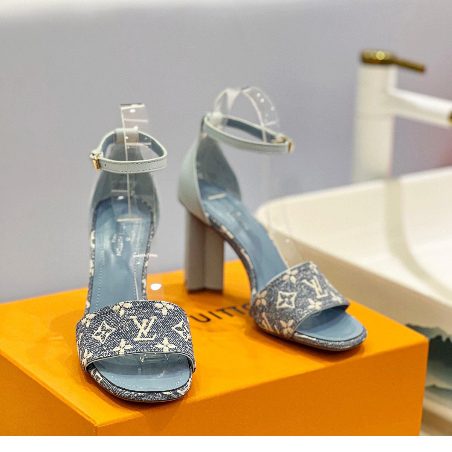 Louis Vuitton Silhouette Sandal     1AAZT5 - FashionPlug