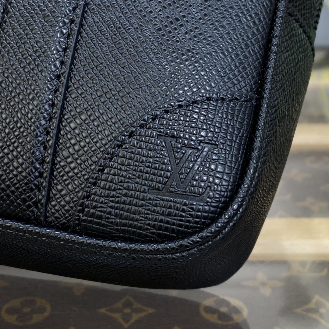 Louis Vuitton Pochette Kasai(25*15.5 *6.5cm)   M82078 - FashionPlug