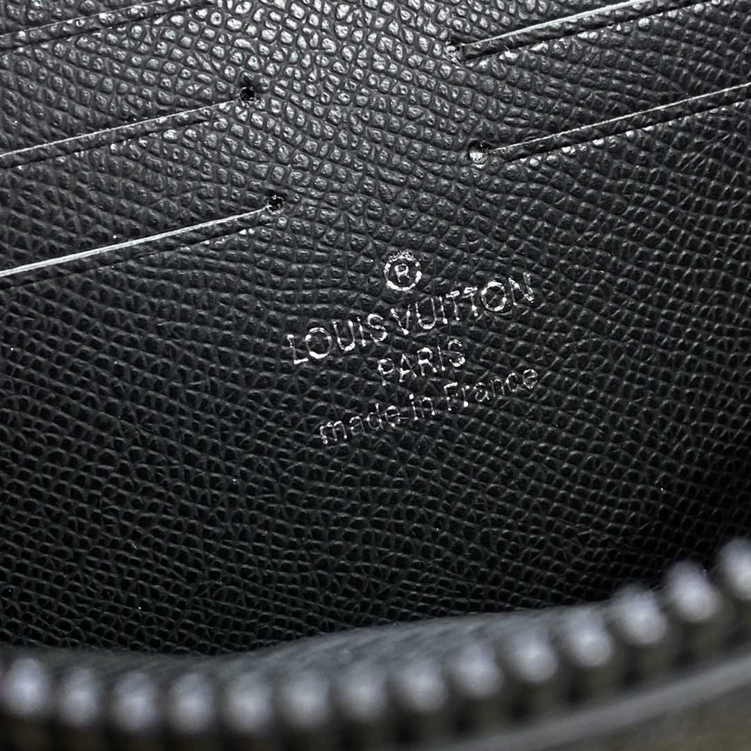 Louis Vuitton Pochette Kasai(25*15.5 *6.5cm)   M82078 - FashionPlug