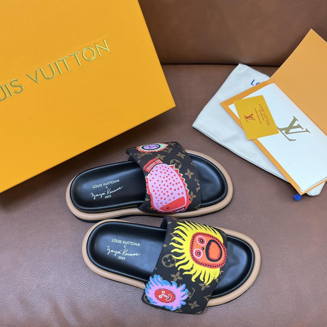 Louis Vuitton LV x YK Pool Pillow Flat Comfort Mule   1ABD8T - FashionPlug