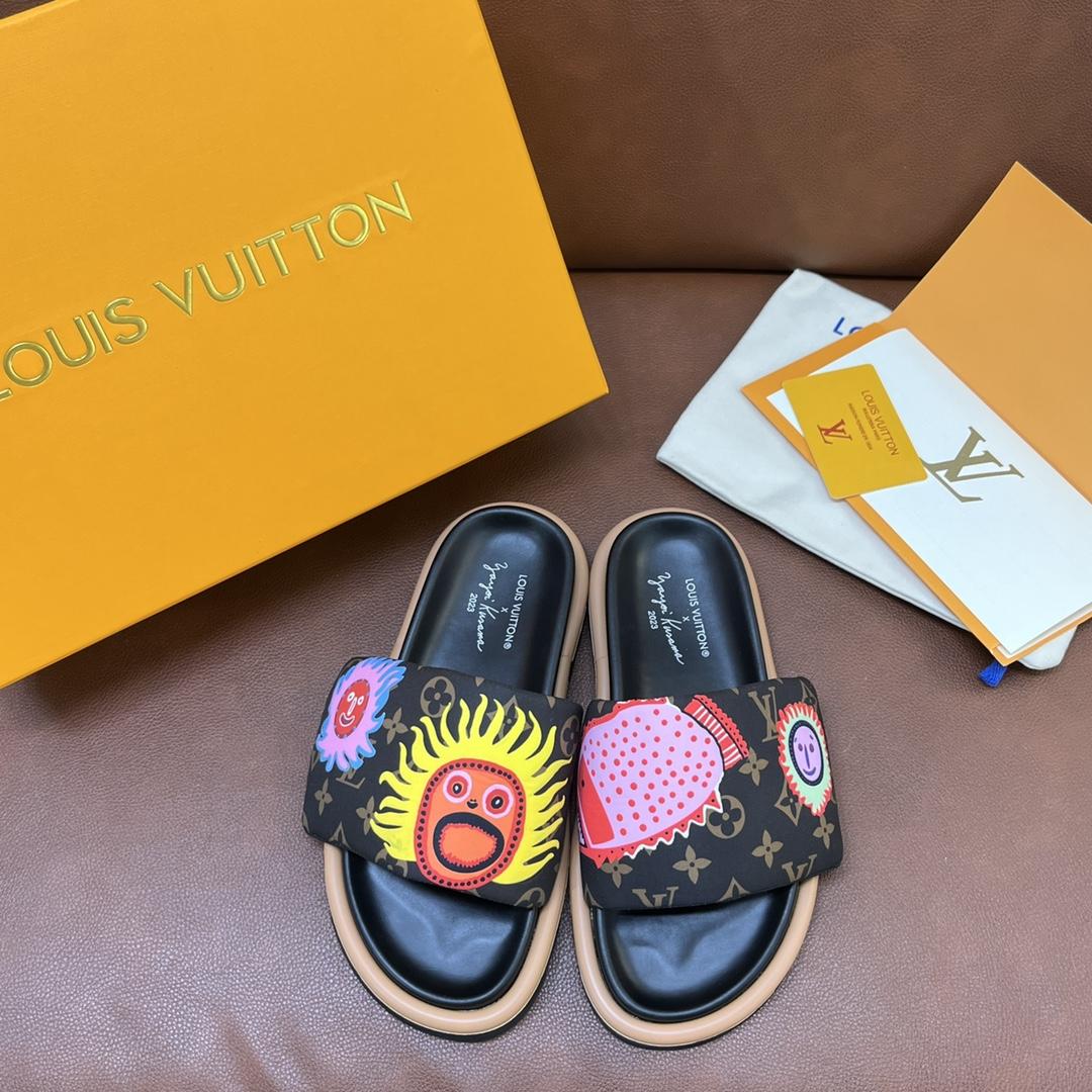 Louis Vuitton LV x YK Pool Pillow Flat Comfort Mule   1ABD8T - FashionPlug