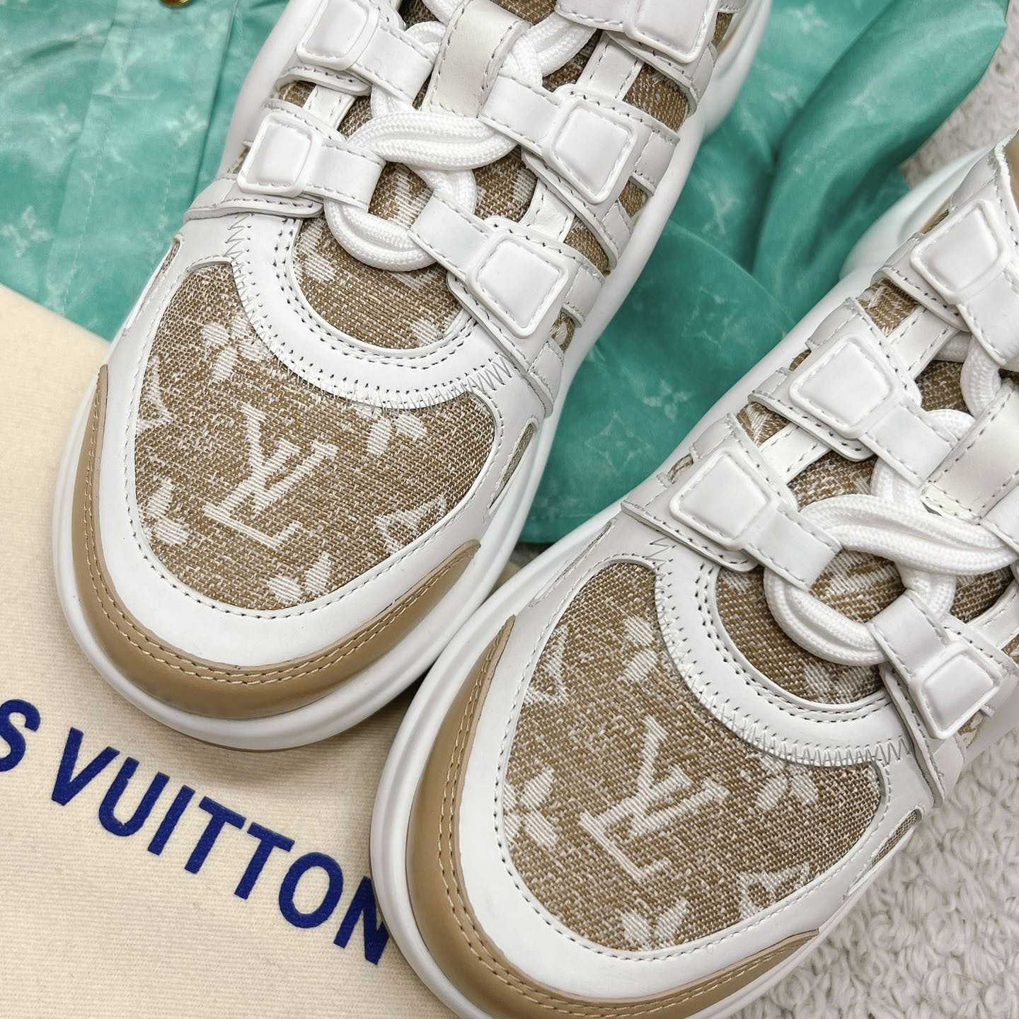 Louis Vuitton LV Archlight Trainers  (upon uk size)    1AB313 - FashionPlug