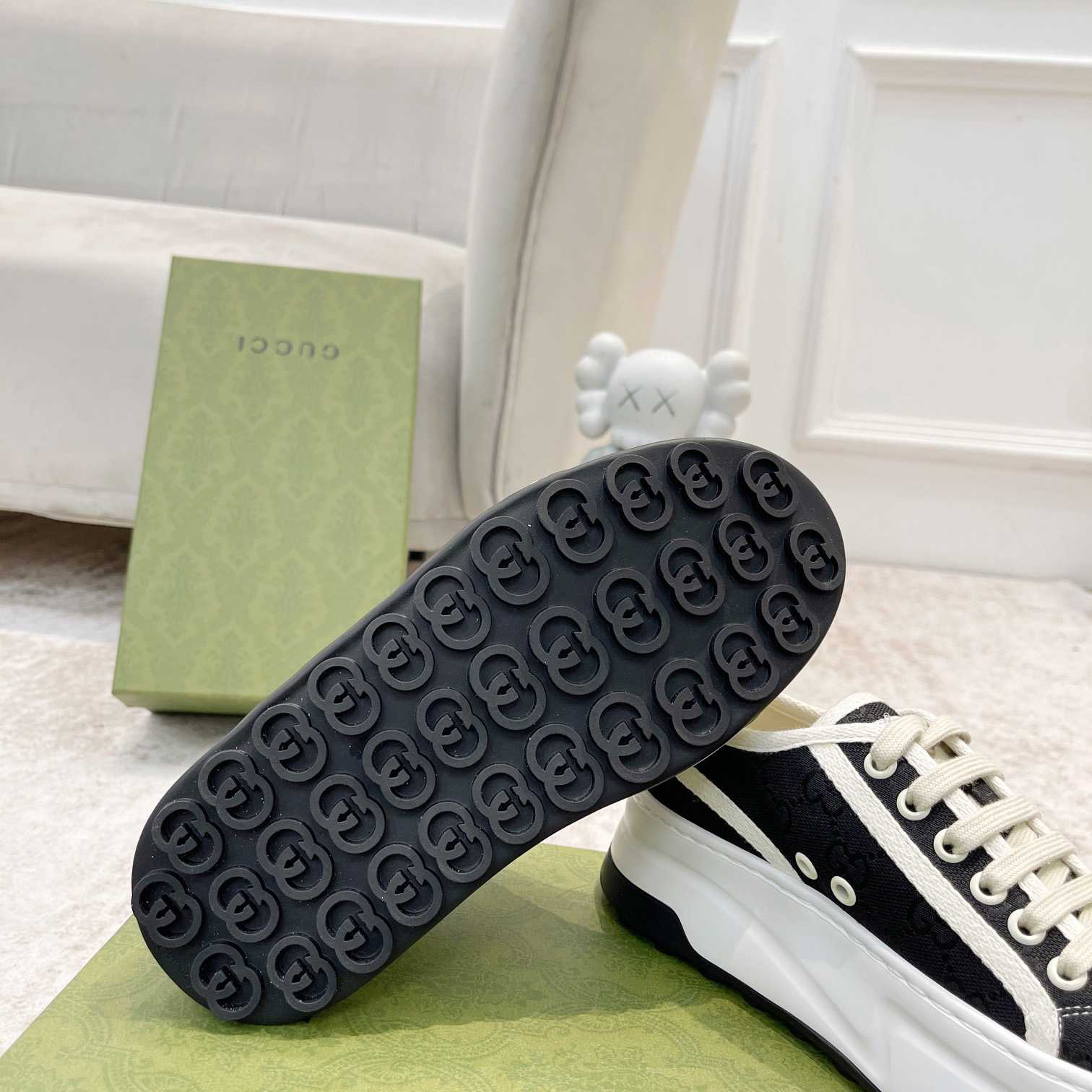 Gucci Women's GG Sneaker - FashionPlug