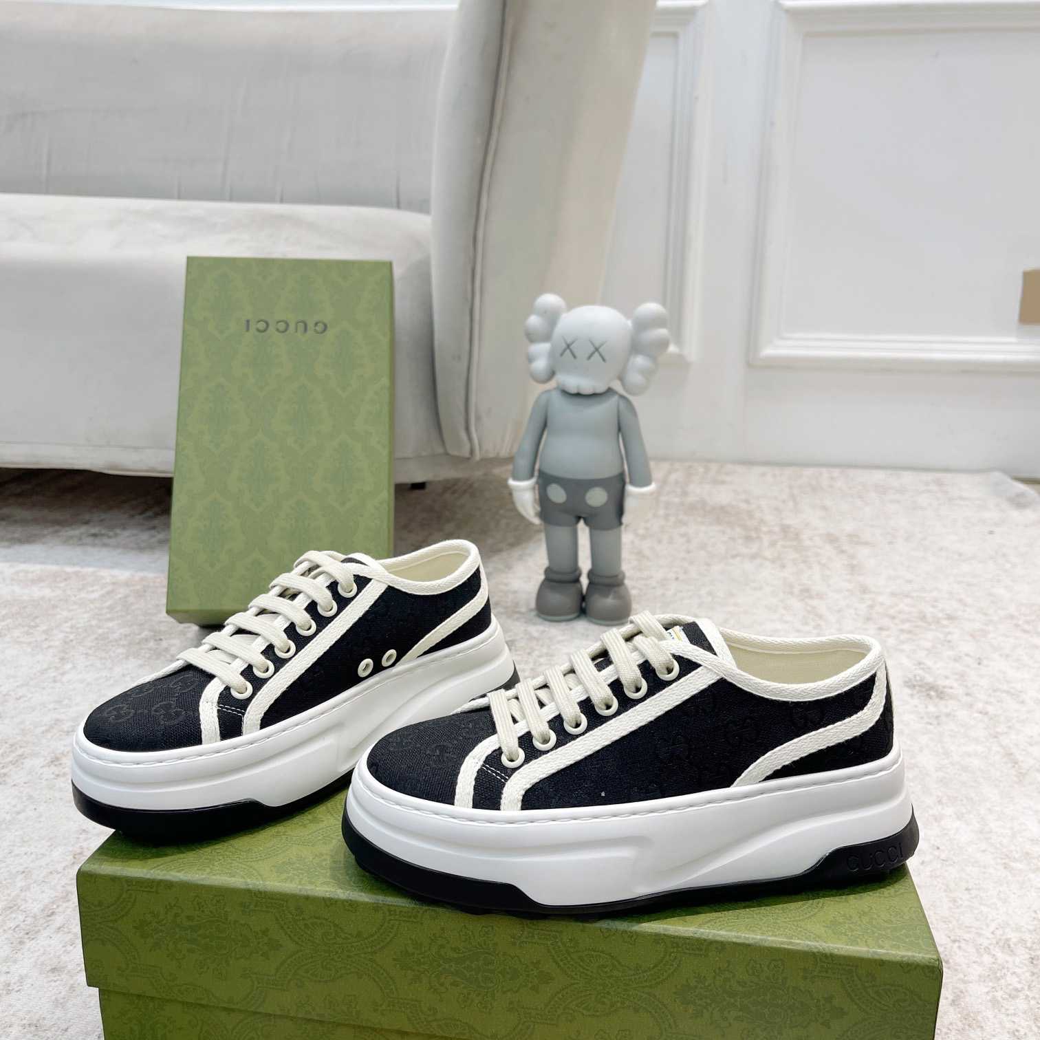 Gucci Women's GG Sneaker - FashionPlug