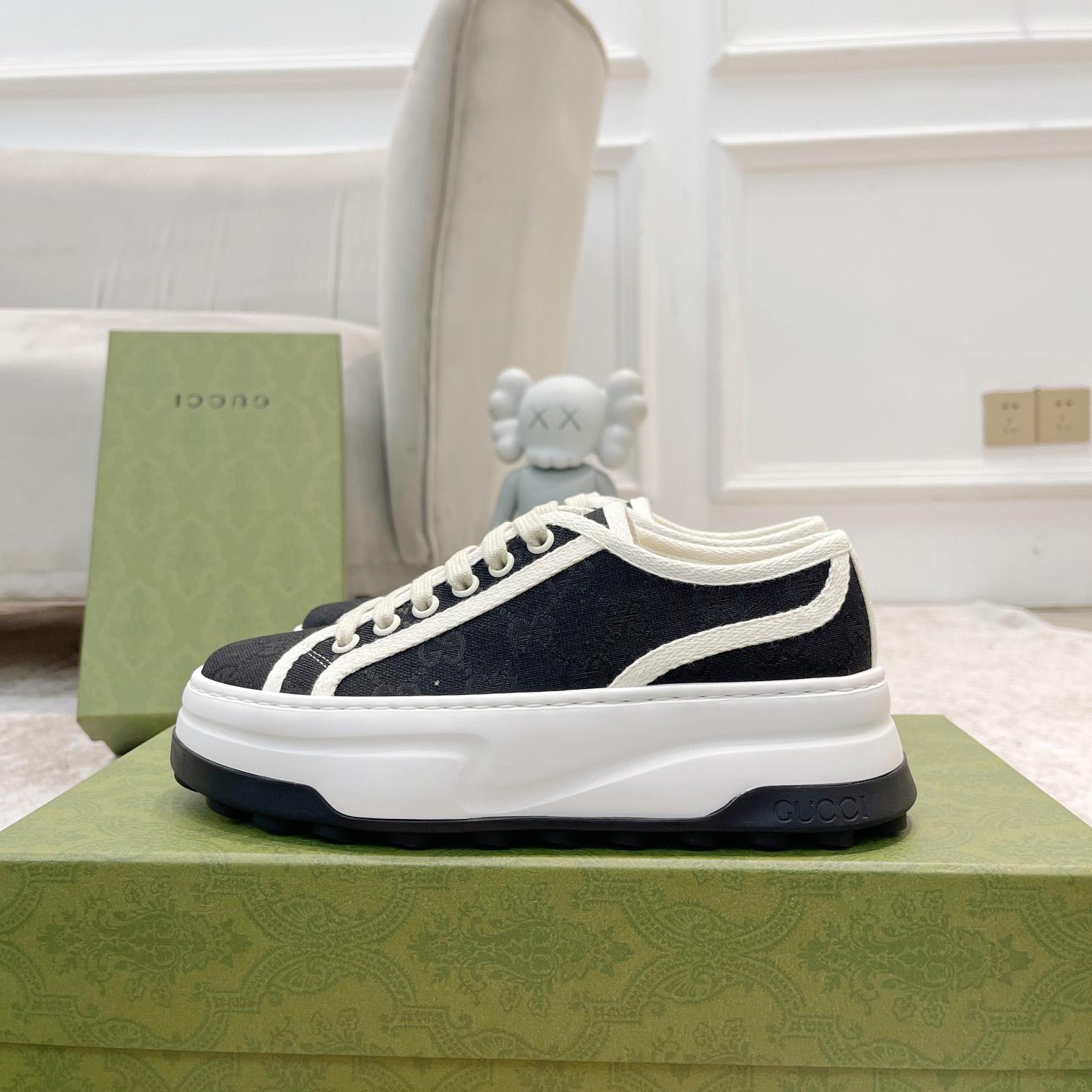 Gucci Women's GG Sneaker - FashionPlug