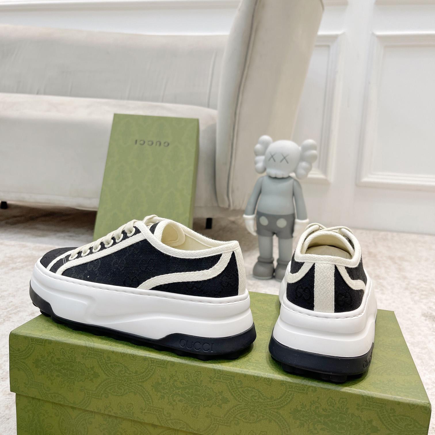 Gucci Women's GG Sneaker - FashionPlug