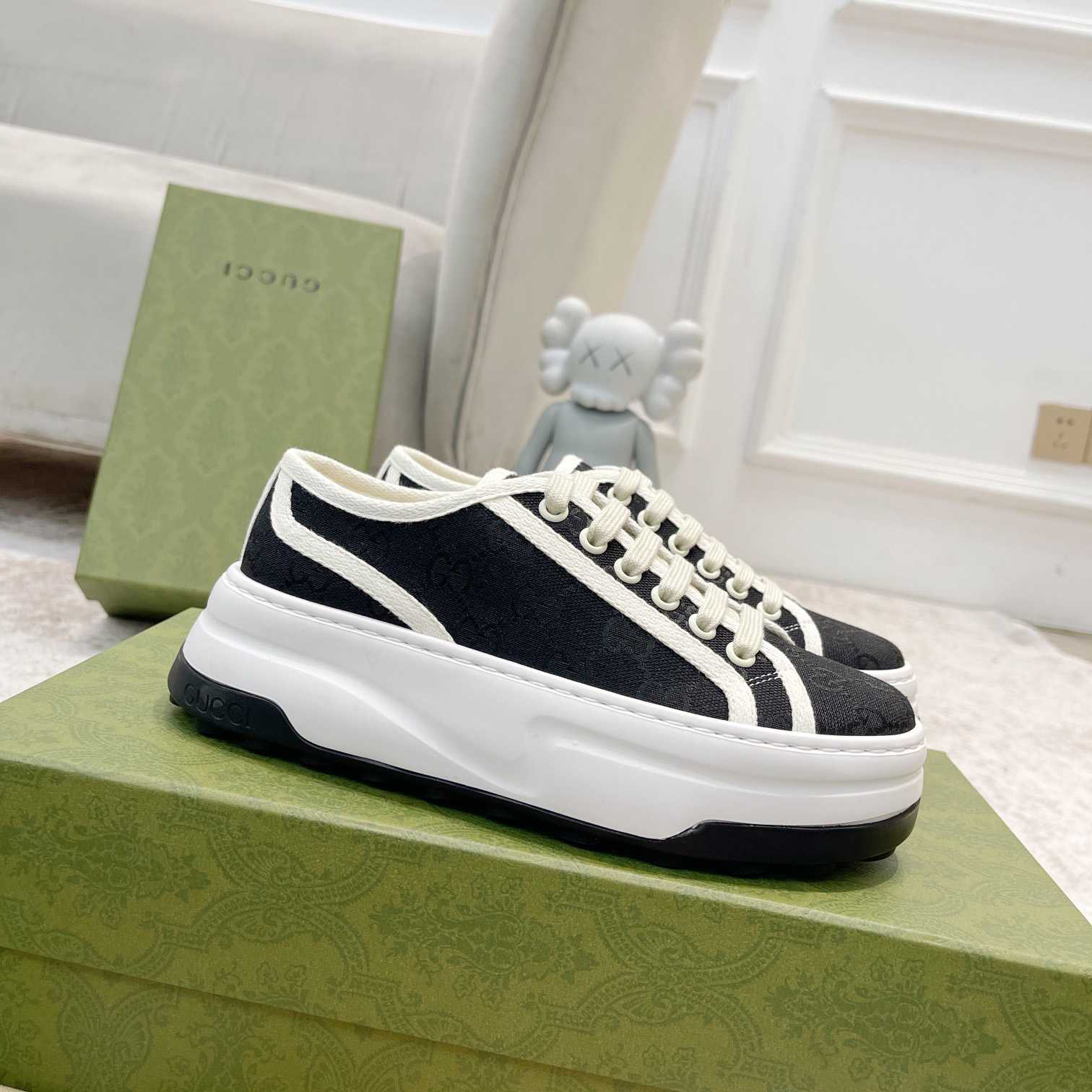Gucci Women's GG Sneaker - FashionPlug