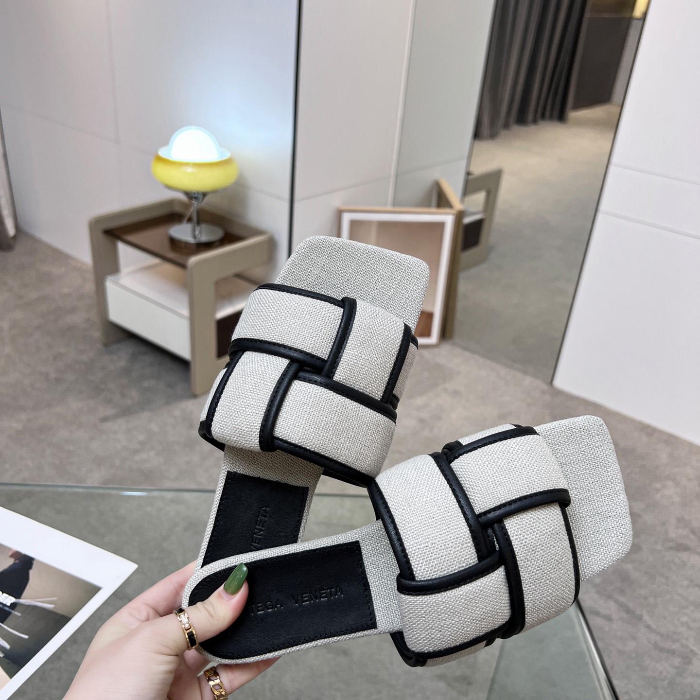 Bottega Veneta Patch Flat Mule - FashionPlug