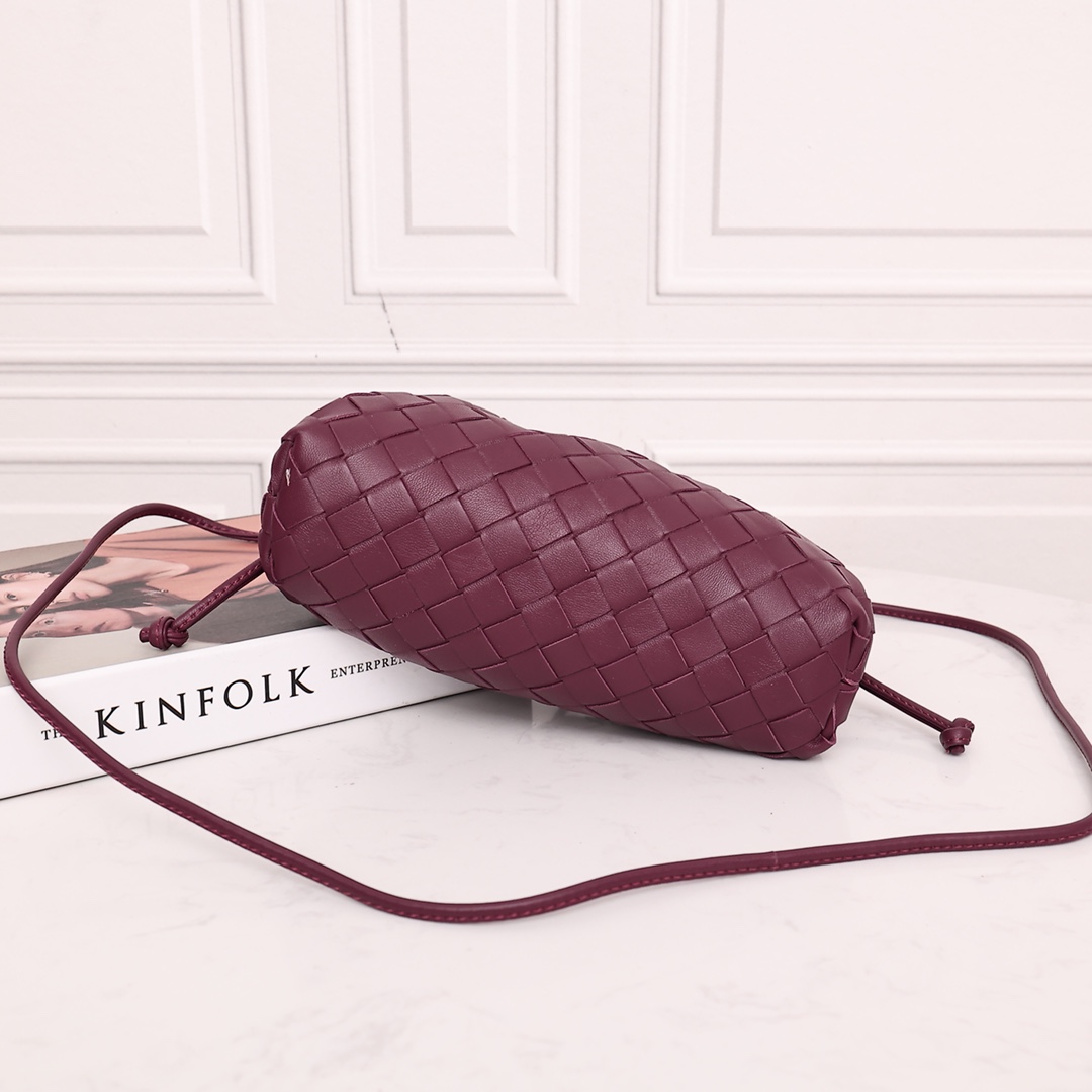 Bottega Veneta Mini Pouch - FashionPlug