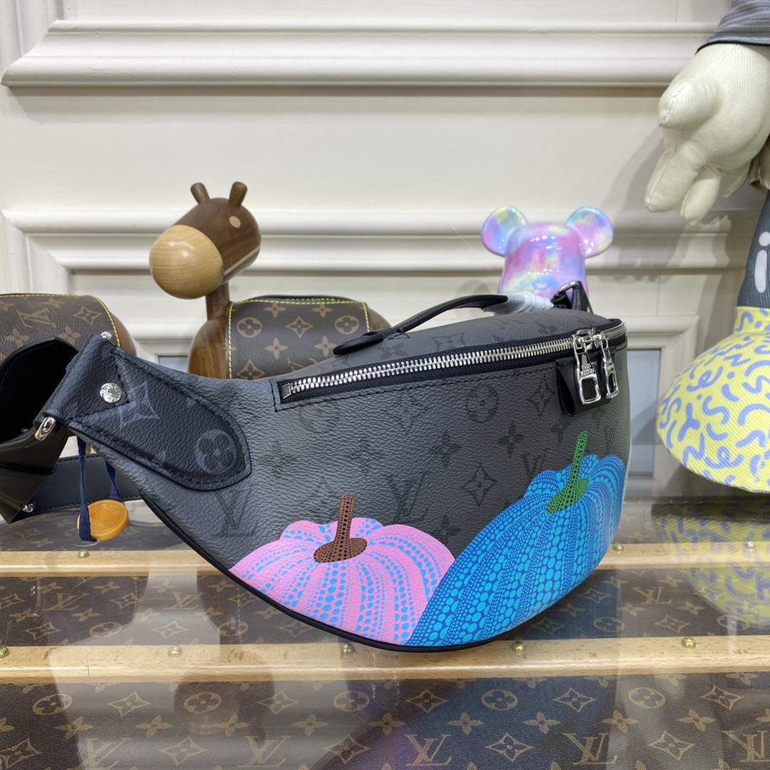 Louis Vuitton LV x YK Maxi Bumbag (47-20-9cm)   M46436 - FashionPlug